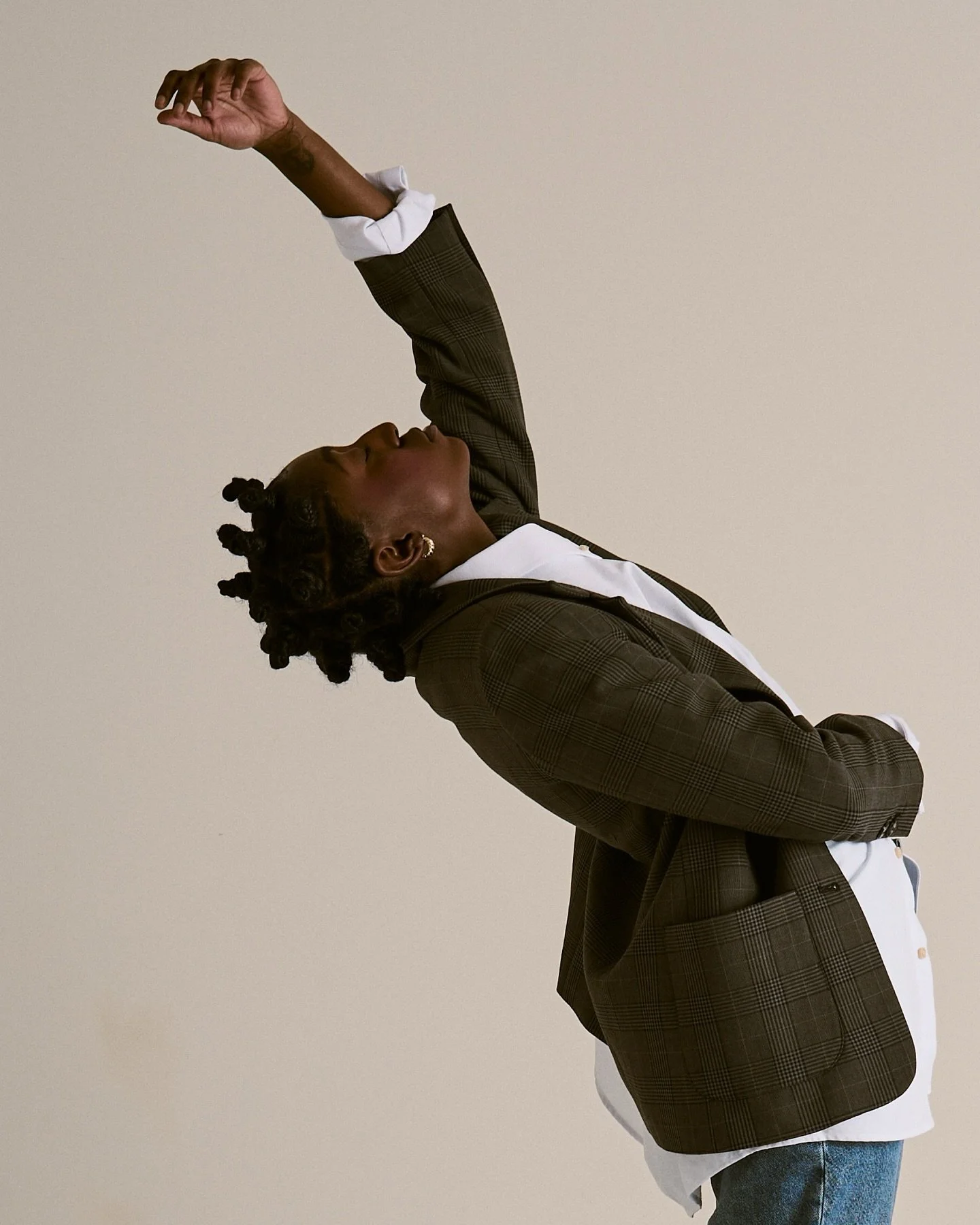 Mind if we create a little something 

model: @cydniskyy 

#sonyshooter #studiophotography #detroitphotographer #detroit #modelpose #photoshootideas