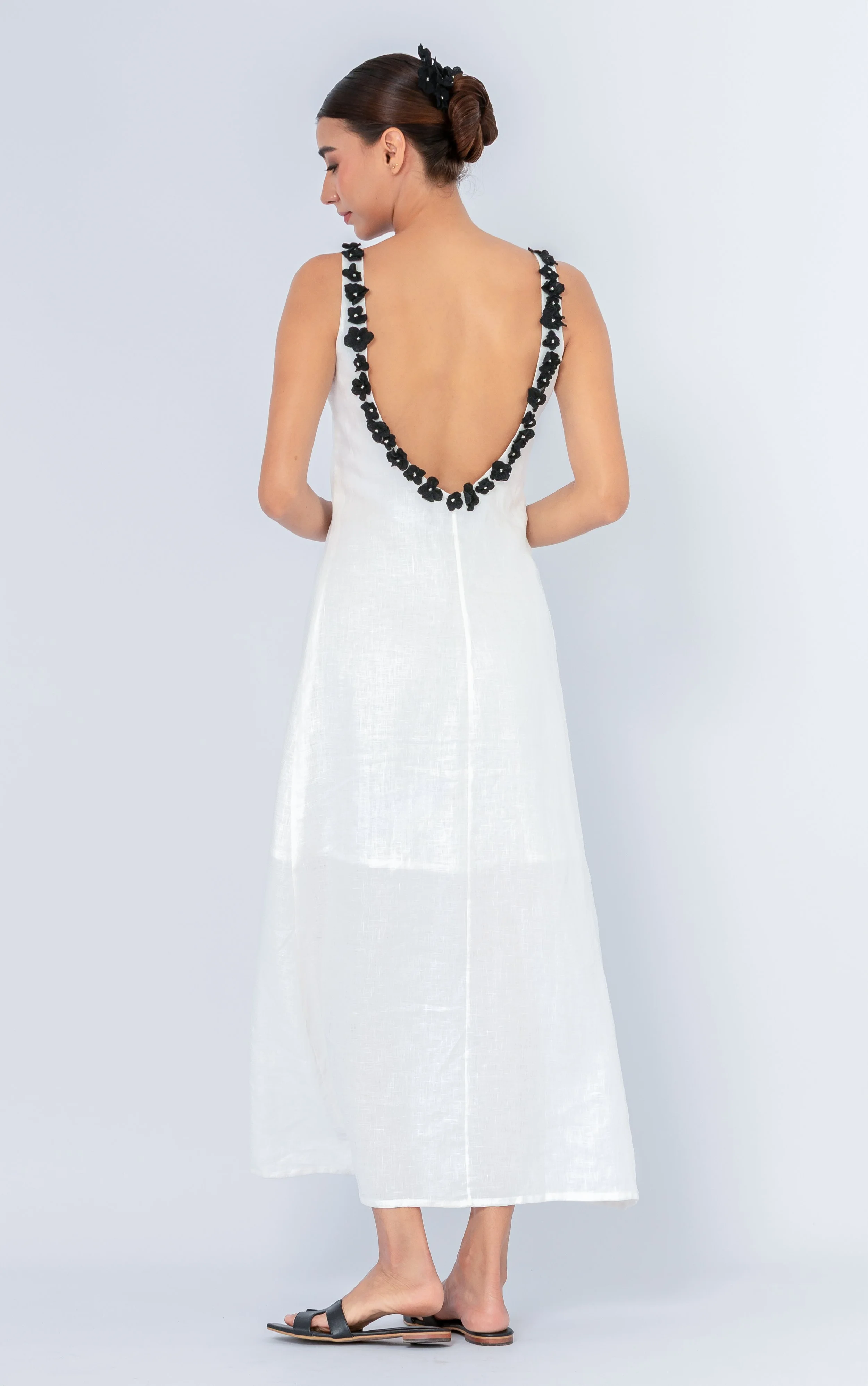 Paola Dress in Linen – Off White