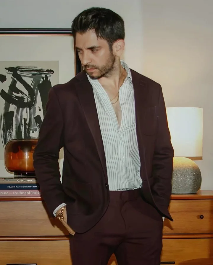 ✨ el estilo no es un accesorio, es el reflejo de una mente que busca m&aacute;s. Una serie de im&aacute;genes, una serie de pensamientos. Porque el verdadero sentido del estilo no est&aacute; en el atuendo, sino en la capacidad de ver m&aacute;s all&