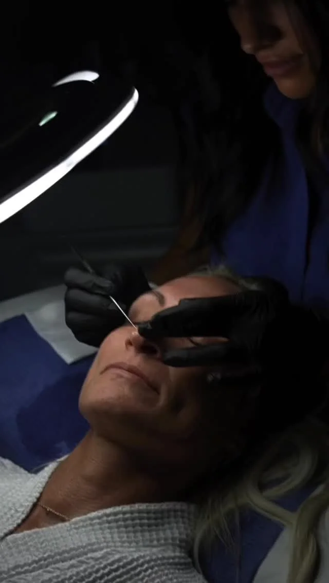 Meet the facial that does it all! ✨
Our HydroDiamond treatment works on every layer of your skin — extracting impurities, exfoliating dullness, deeply cleansing with hydrosuction, cooling + calming with a refreshing applicator, and finishing w