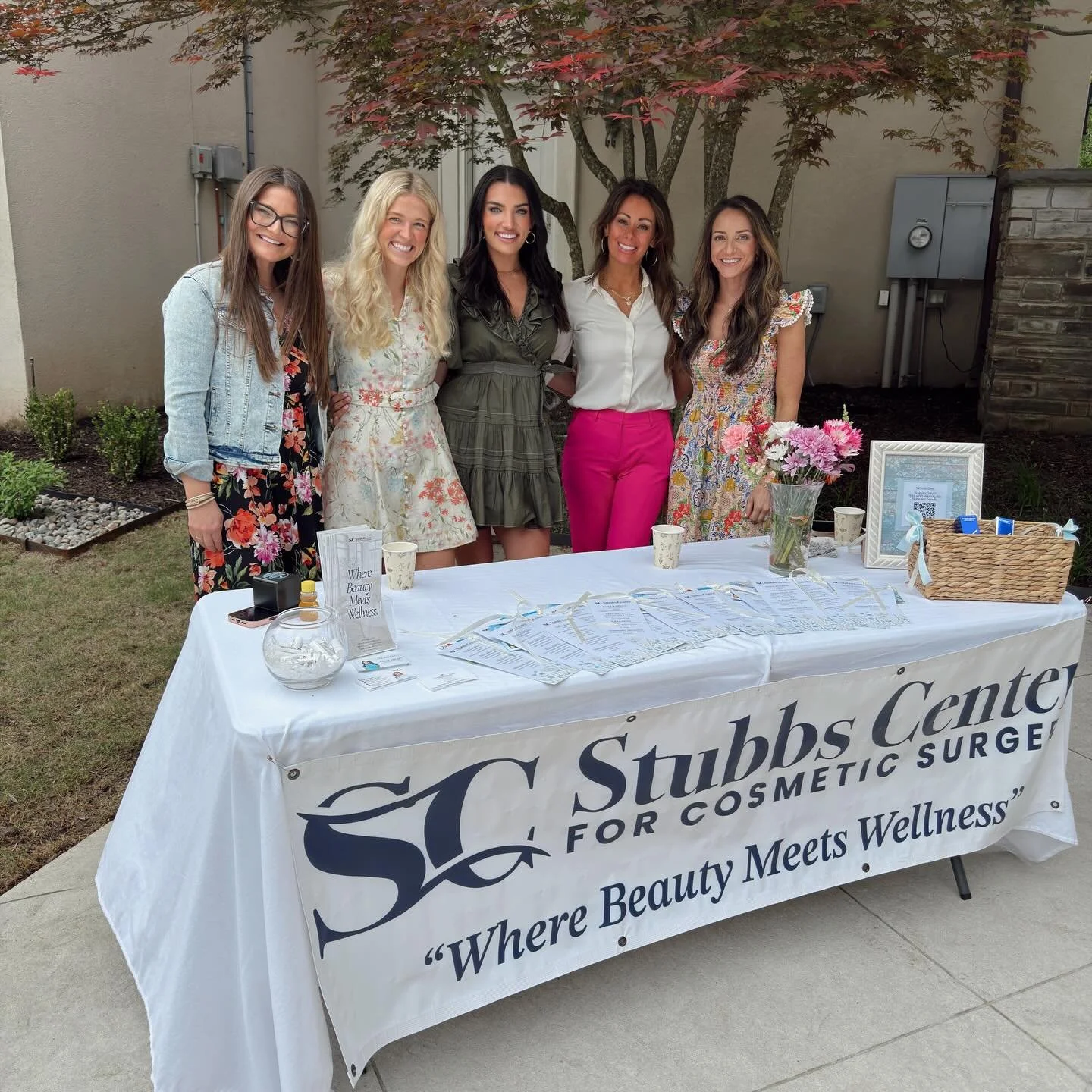 We had the best time at the @collierandassociates open house today! ✨ 

So fun meeting new faces, catching up with friends, and celebrating a beautiful space in our community. Thanks for including us, @erikaeverlyafter!