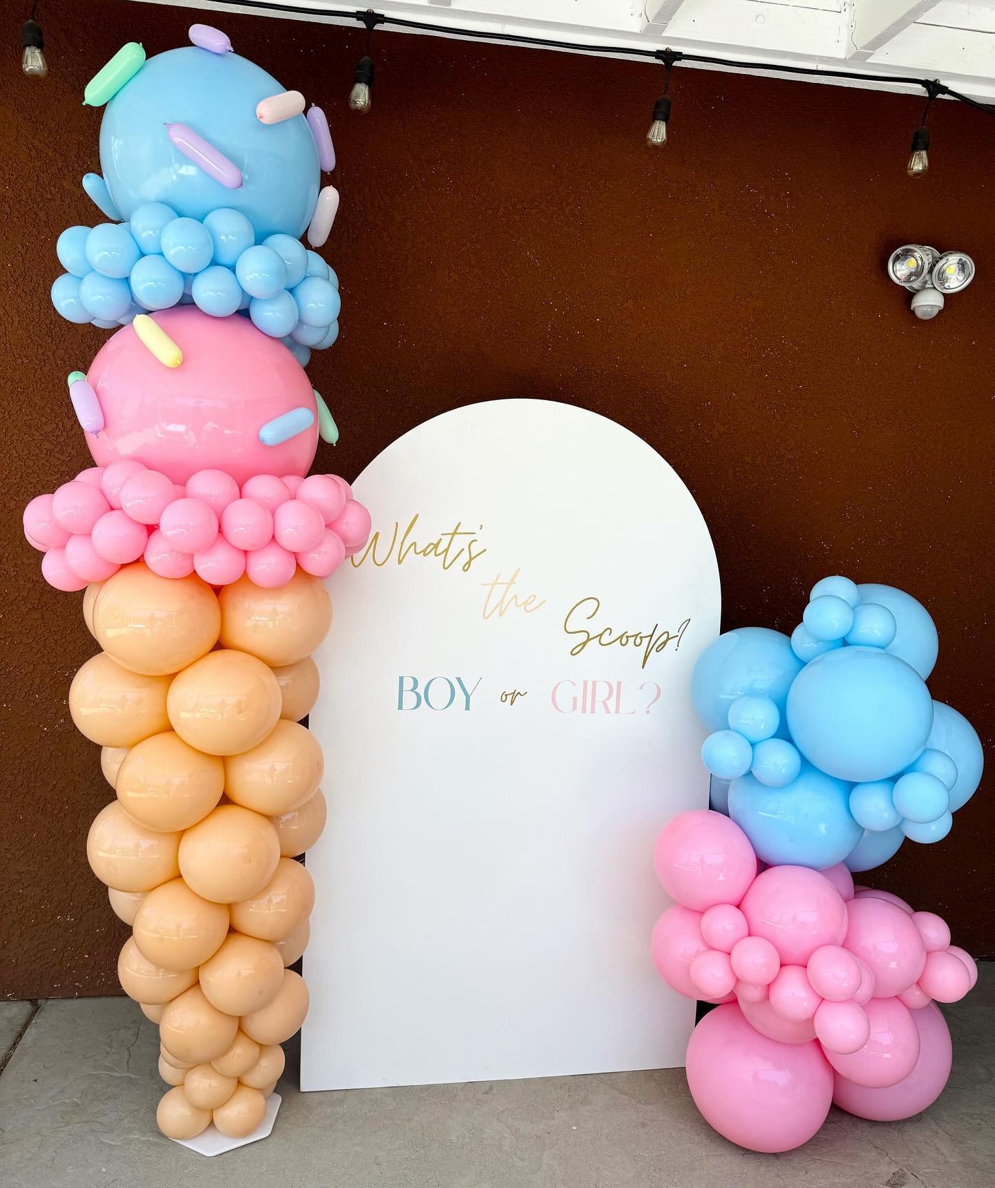 What&rsquo;s the scoop gender reveal set up! 🤍🍦 
From small intimate parties to over the top events we&rsquo;ve got you covered to make your bash pop! ✨

#bashdrop #genderrevealparty #temeculaballoonstyling #balloongarland #balloonstyling #icecream