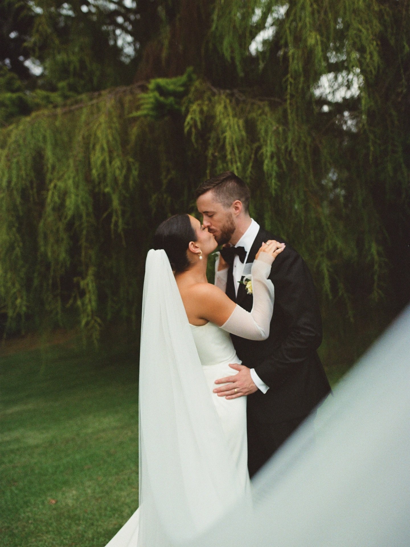 A quiet moment before the aisle. A deep breath. A soft veil. That unmistakable feeling of yes 🤍

Olivia wore the Haven gown by @newhite_bridal paired with the Charlie Veil for an understated, modern look.

She married Edward at Montrose House in the