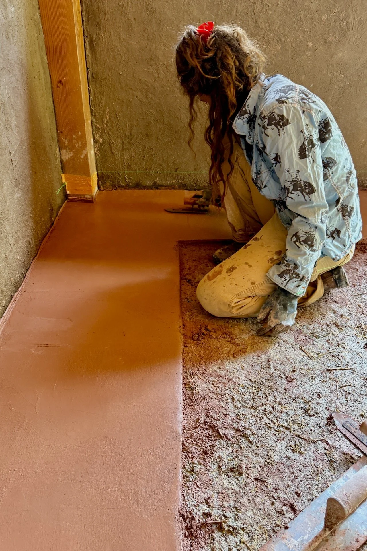 Leslie doing very fine work on our naturally pigmented limecrete