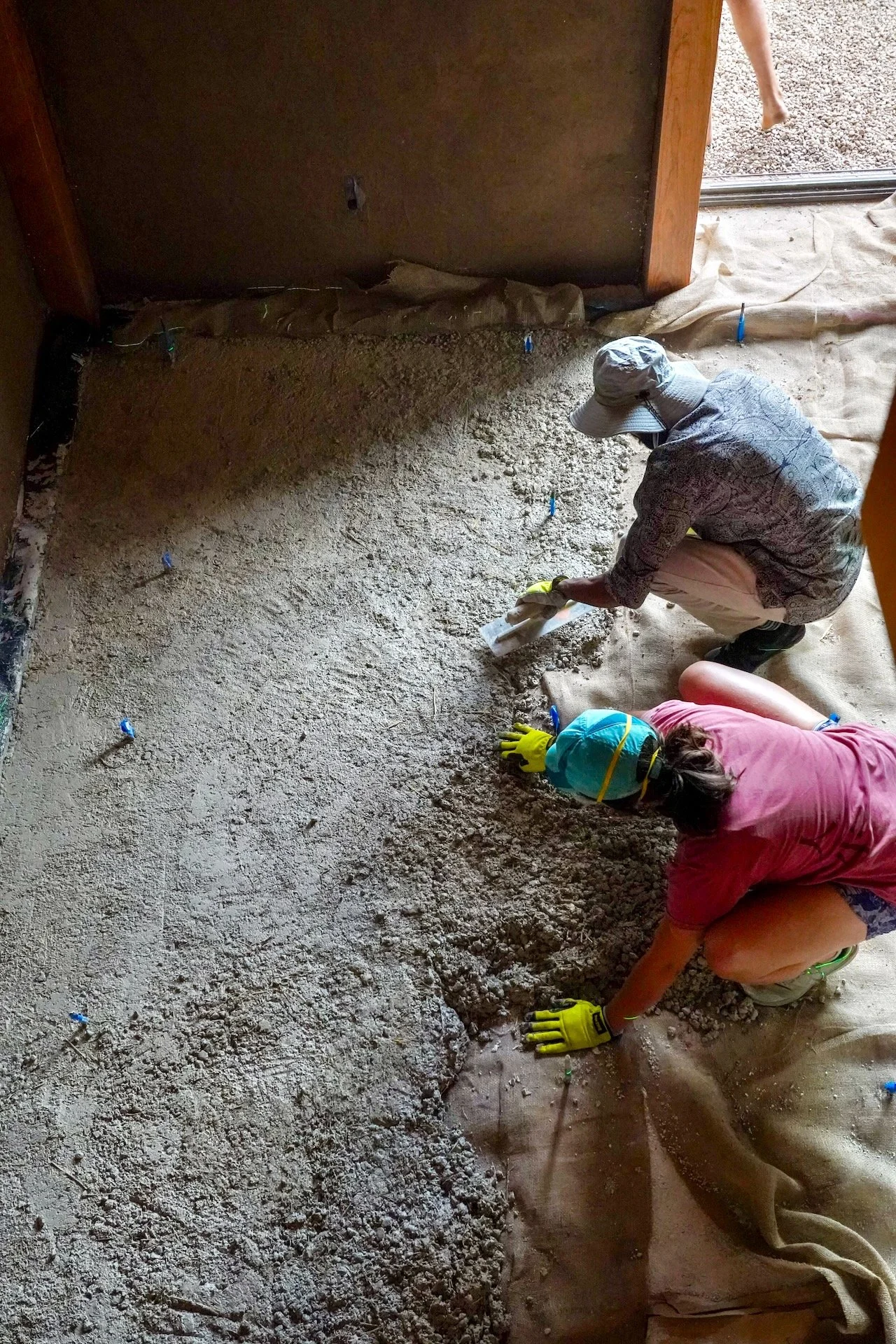 Laying the base of a limecrete floor