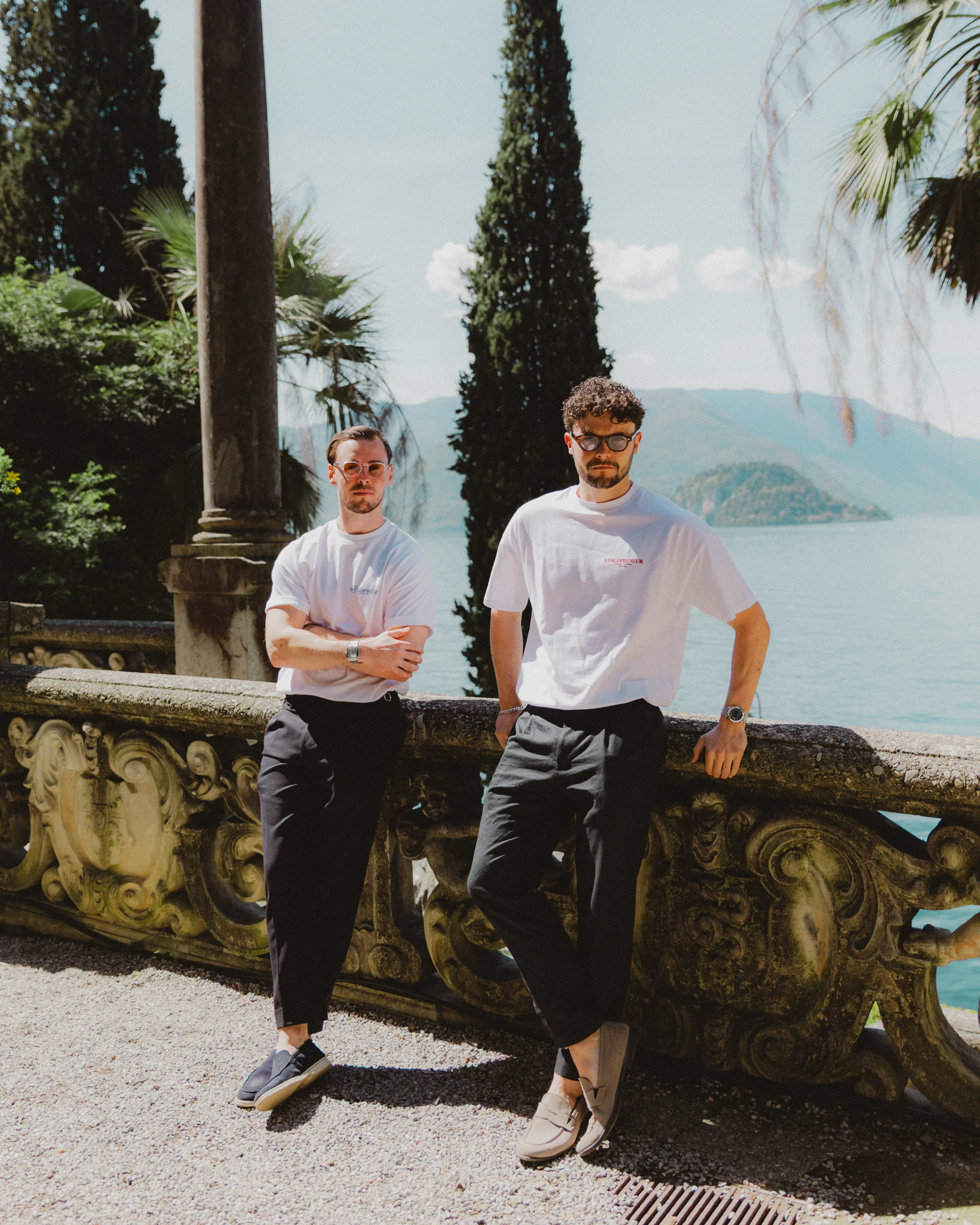 muotokuva kaksi miestä Como järvellä