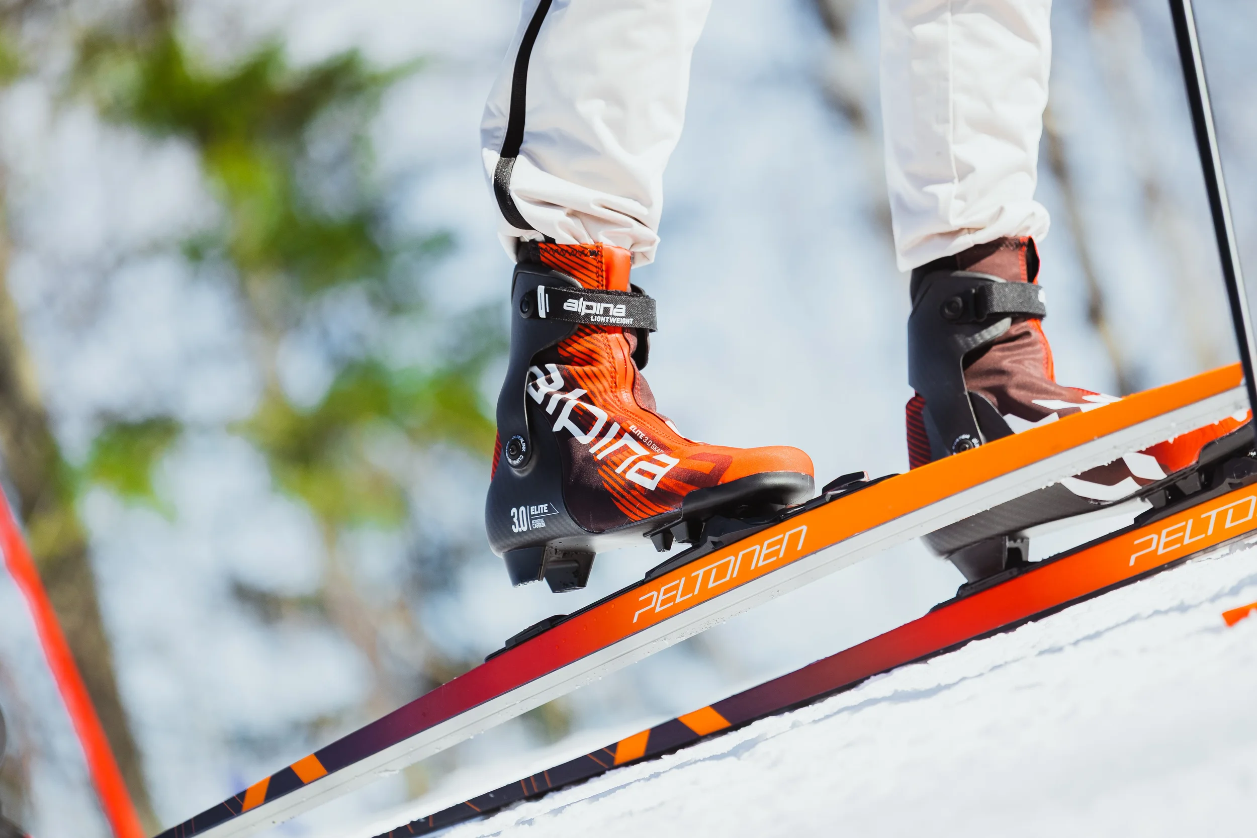 tuotekuva hiihtosukset kiinni hiihtomonoissa