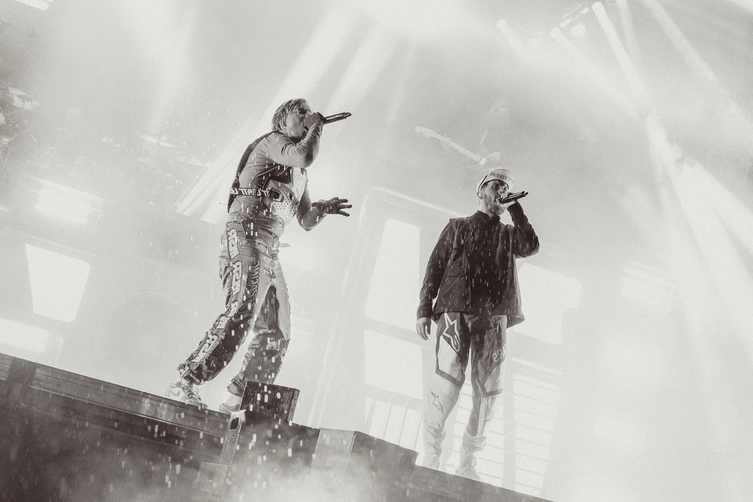 konserttikuva JVG yhtye esiintyy lavalla