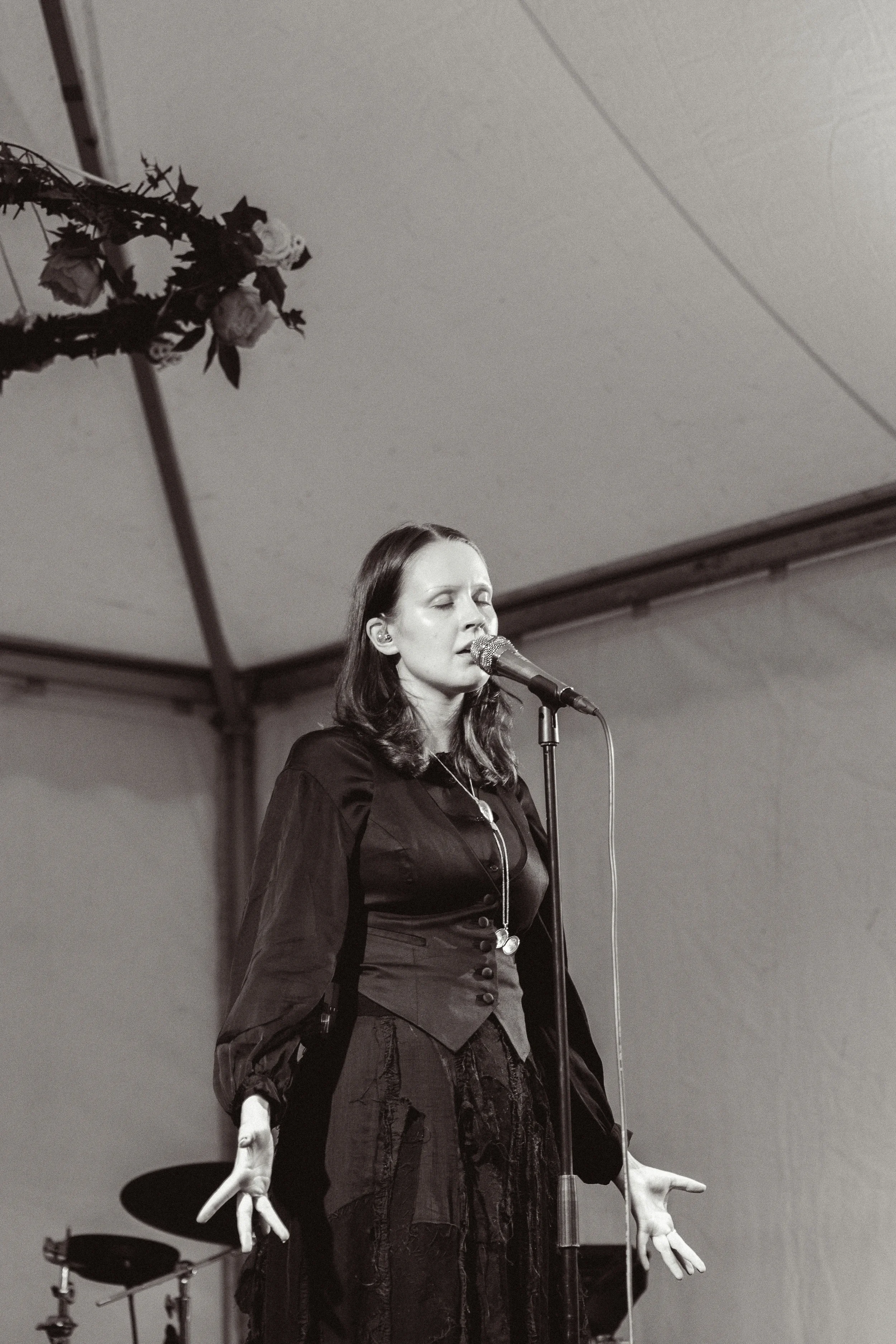 konserttikuva pehmoaino esiintymässä oulussa