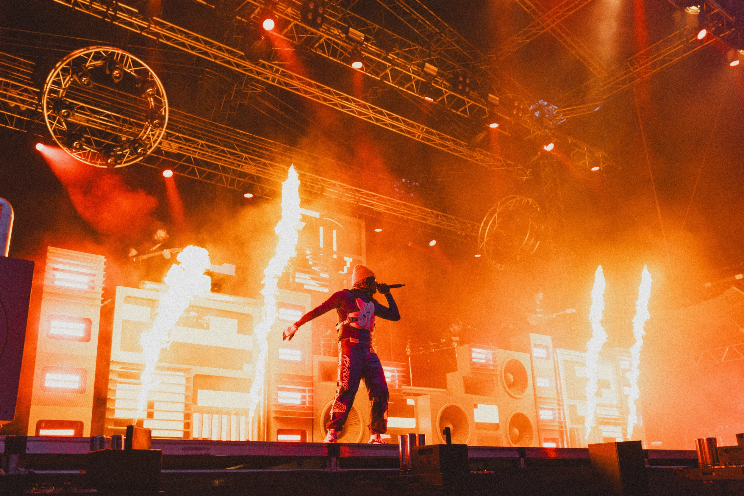 konserttikuva Ville Galle esiintyy lavalla