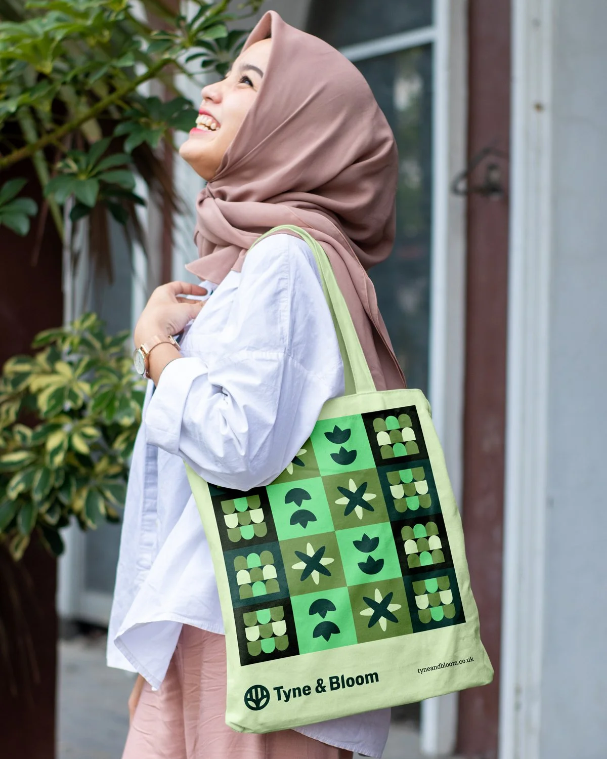 Tyne-and-bloom-case-study-tote-bag-1200x1500.jpg