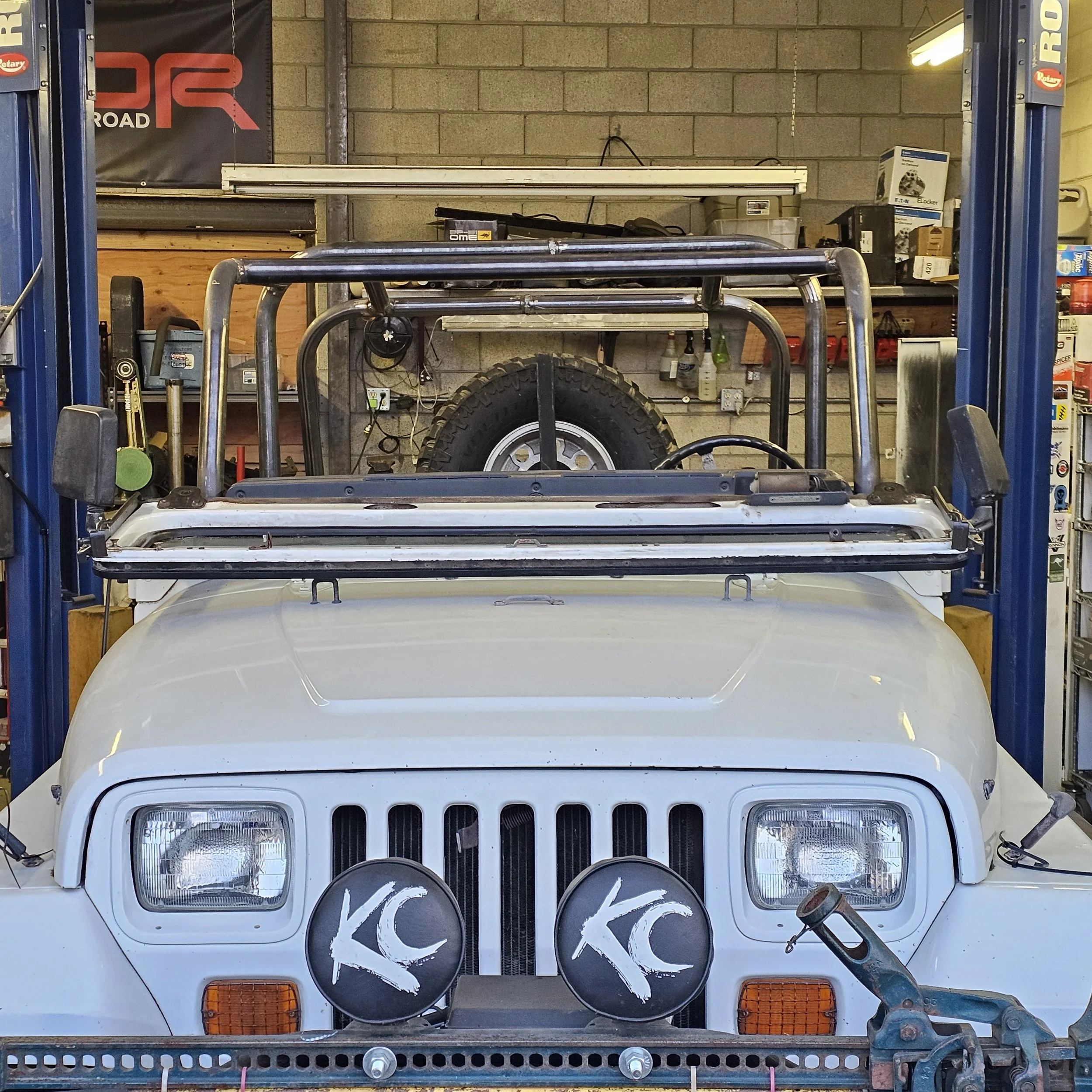 Jeep YJ - Rollcage