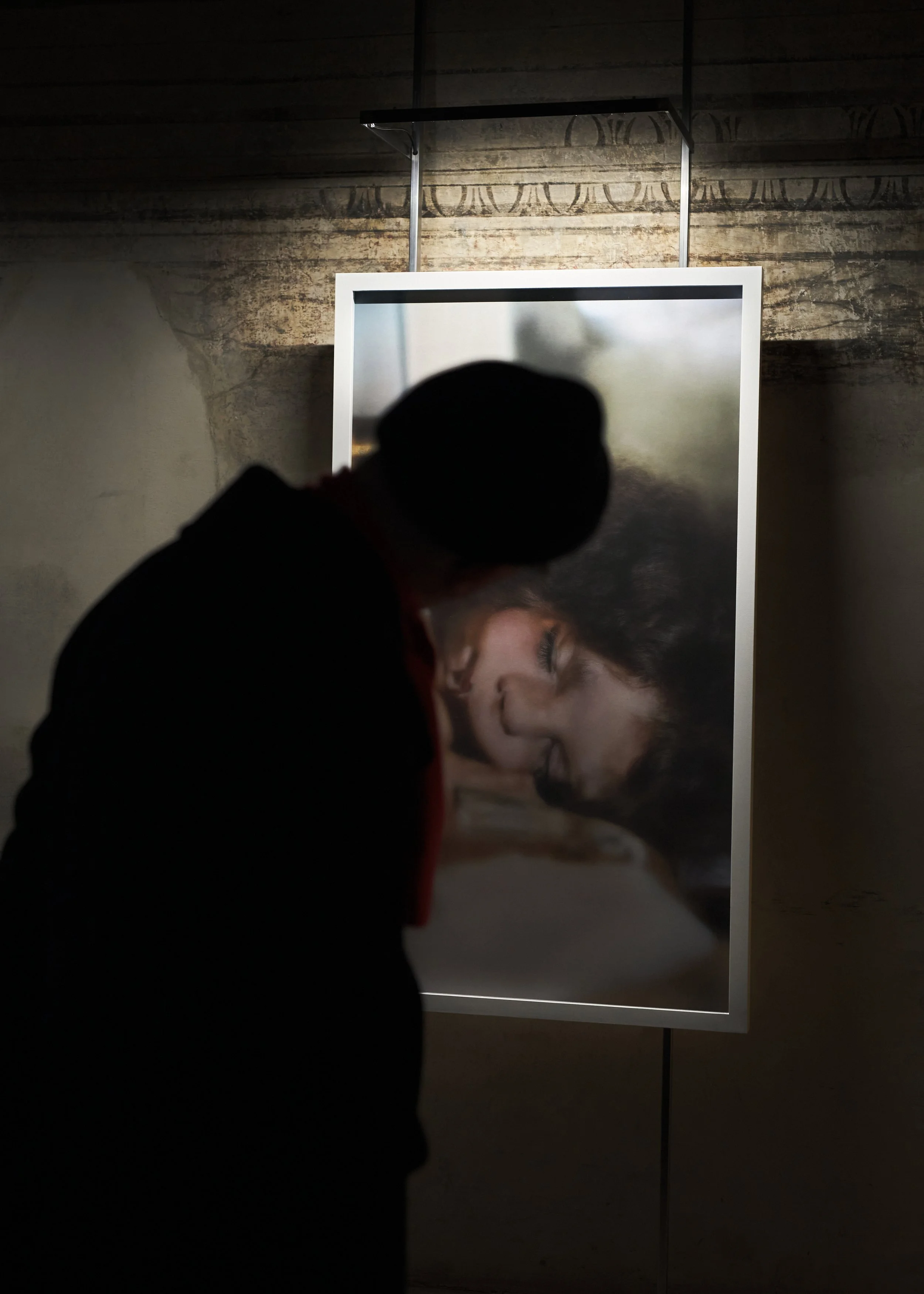 Visitors at the opening of Paolo Bufalini’s Argo, curated by Sineglossa