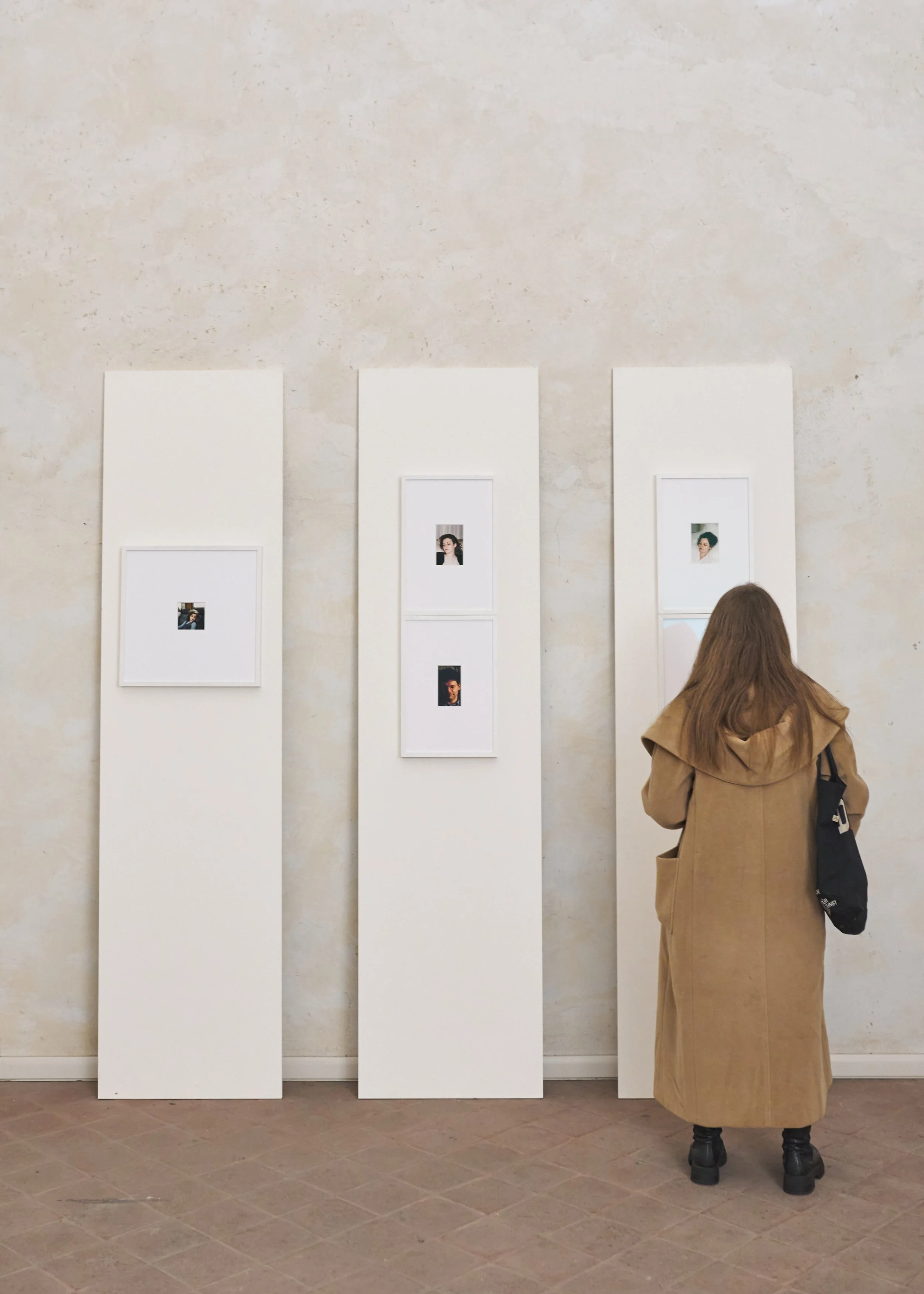 Visitors at the opening of Paolo Bufalini’s Argo, curated by Sineglossa