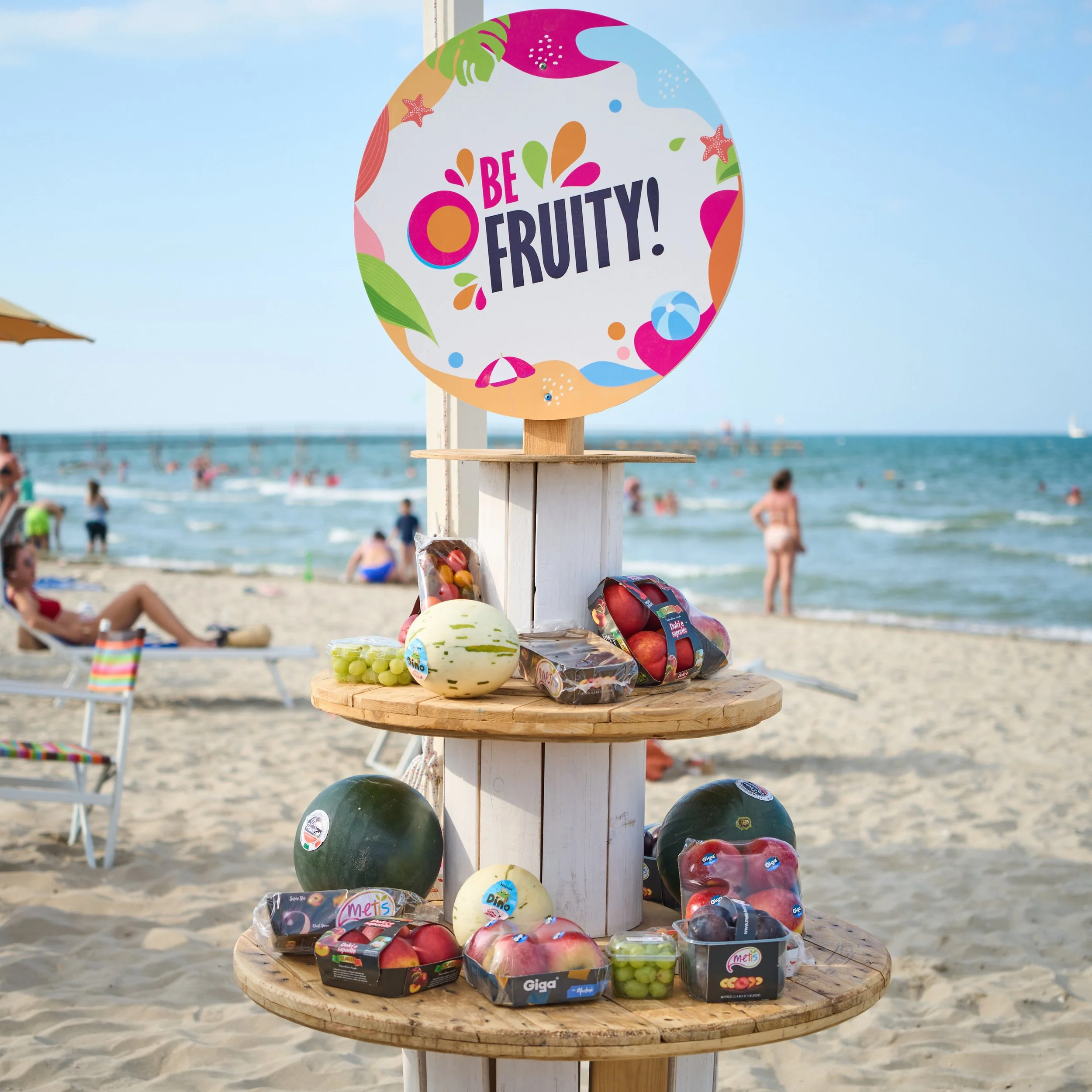 Be Fruity 2024 beach stand with fresh fruit on the Rimini shore