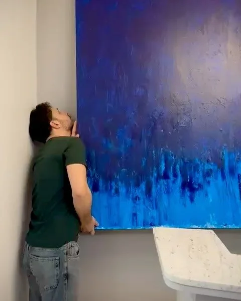 🟦 &ldquo;Creare qualcosa su misura per uno spazio &egrave; sempre un&rsquo;esperienza stimolante. Ogni dettaglio prende vita in armonia con l&rsquo;ambiente e accende la mia creativit&agrave;. Grazie a @marcodianidr per la fiducia e l&rsquo;opportun