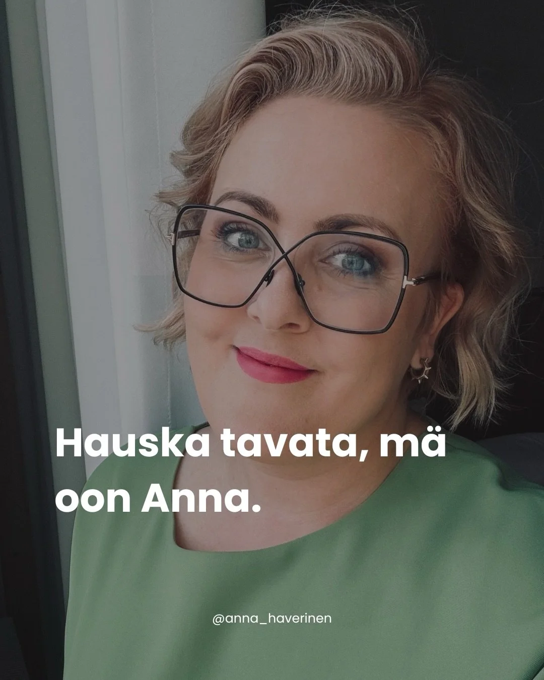 Hei uusille seuraajille! Olen Anna, ja teen ty&ouml;kseni jotain mit&auml; useimmat ihmiset joutuvat googlaamaan. 😁

Olen koulutukseltaan antropologi ja v&auml;ittelin digitaalisesta kulttuurista 2014 &ndash; eli k&auml;yt&auml;nn&ouml;ss&auml; tutk