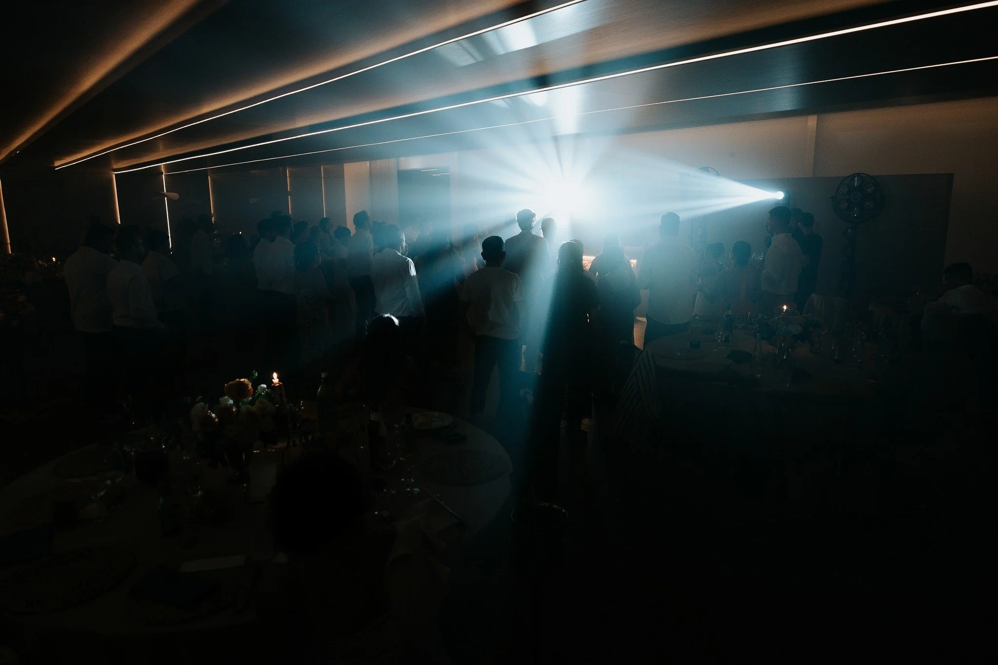 When the dance floor takes over. 💃
.
.
.
.
#tiagocoelhophoto #casamento #wedding #loversrealbride #fotografiadecasamento #portugalweddingphotographer #weddingphotography #weddingphotographer #weddingnight #goodtimes #modernwedding #dancefloorvibes #
