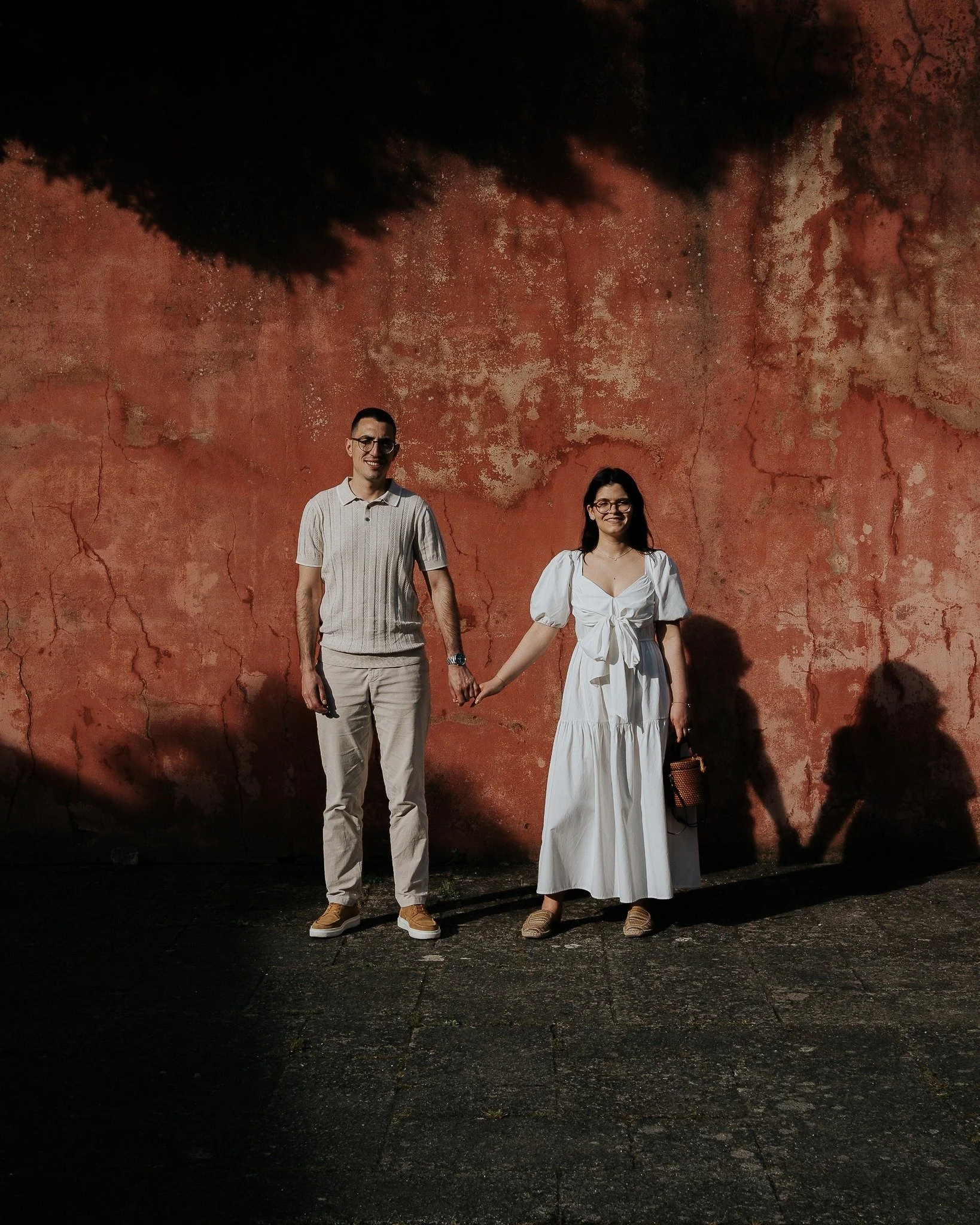 Form. Light. Feeling.
Capturing connection in its simplest form.
.
.
.
.
#portugalphotographer #bragaphotographer #portugalweddingphotographer #europeanphotographer
#editorialcouples #moderncouple #editorialphotography  #cinematicphotography #documen