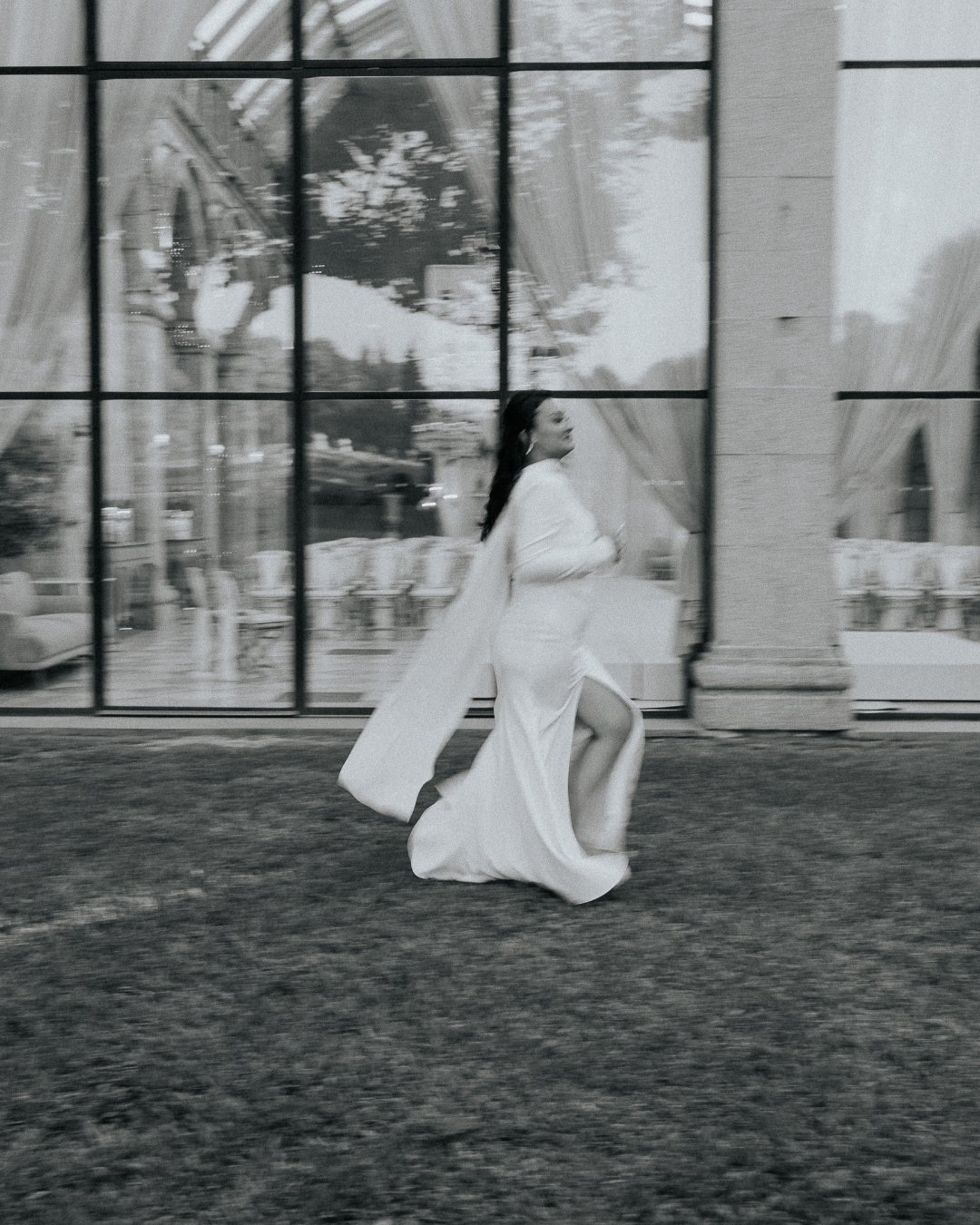 Running to you,
No hesitation, just love.
.
.
.
.
#portugalphotographer #bragaphotographer #portugalweddingphotographer #europeanphotographer
#editorialcouples #moderncouple #editorialphotography #cinematicphotography #documentaryphotographer #authen