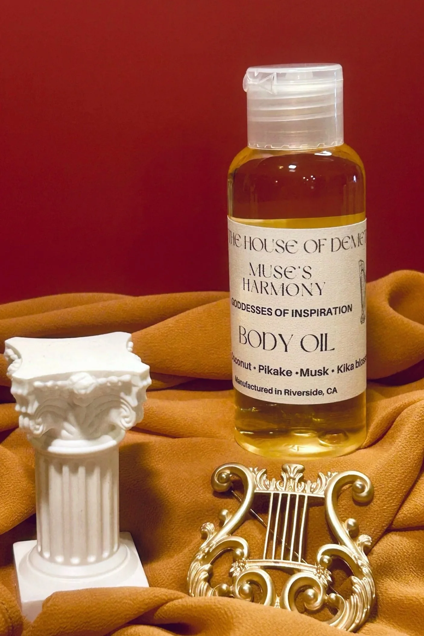 Floral and woody body oil and lotion for soft skin