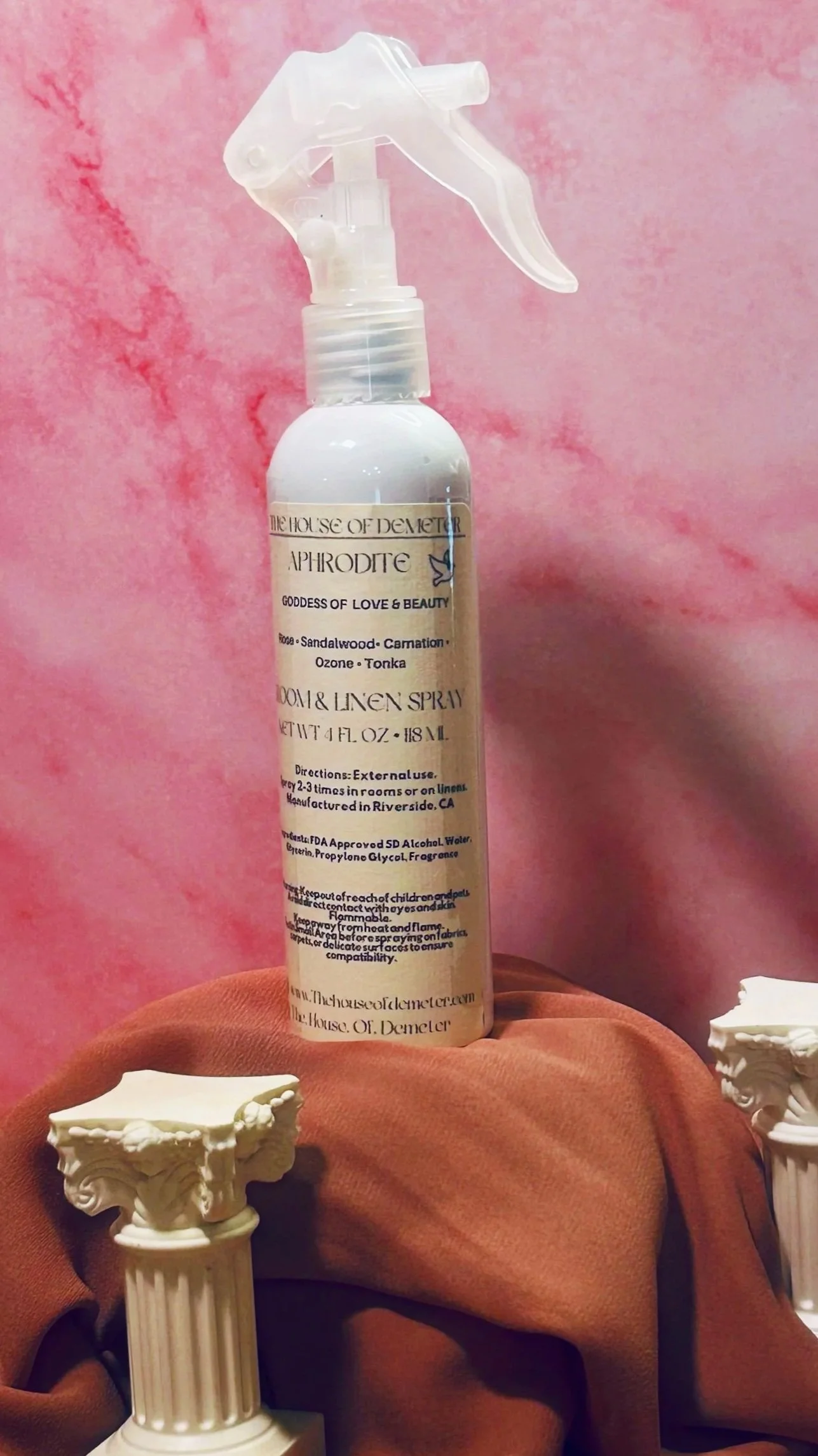 Room spray with floral and sensual fragrance