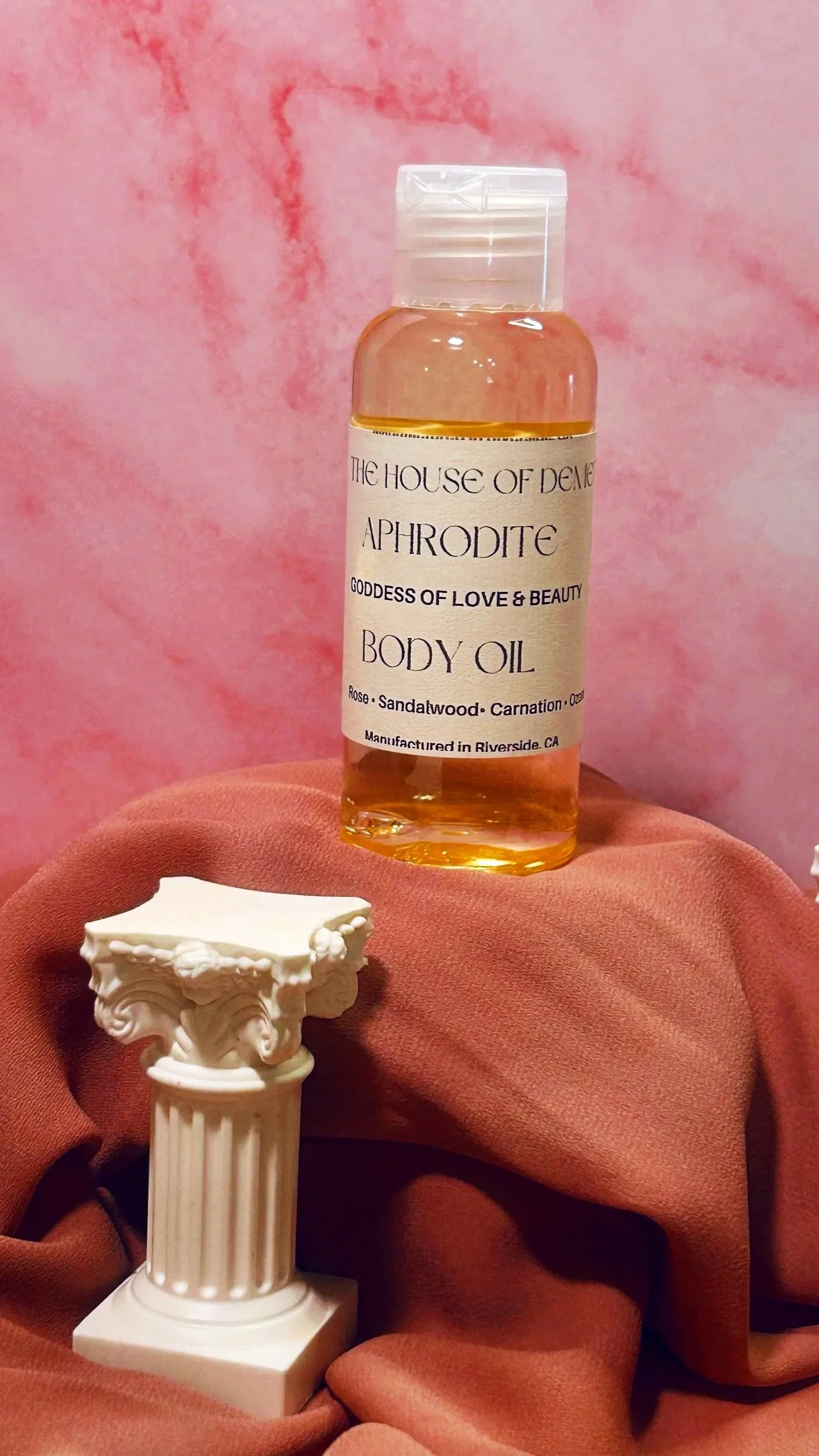 Floral and sensual body oil and lotion for soft skin