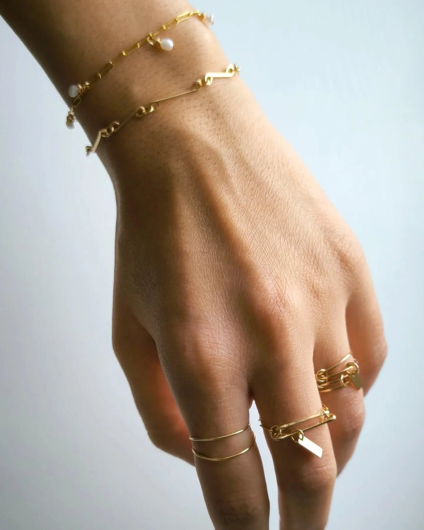 Petit assortiment de bagues et bracelets toujours en gold filled (avec or recycl&eacute; 14K) et perles de culture.
On aime ?

#bijouxfaitmain