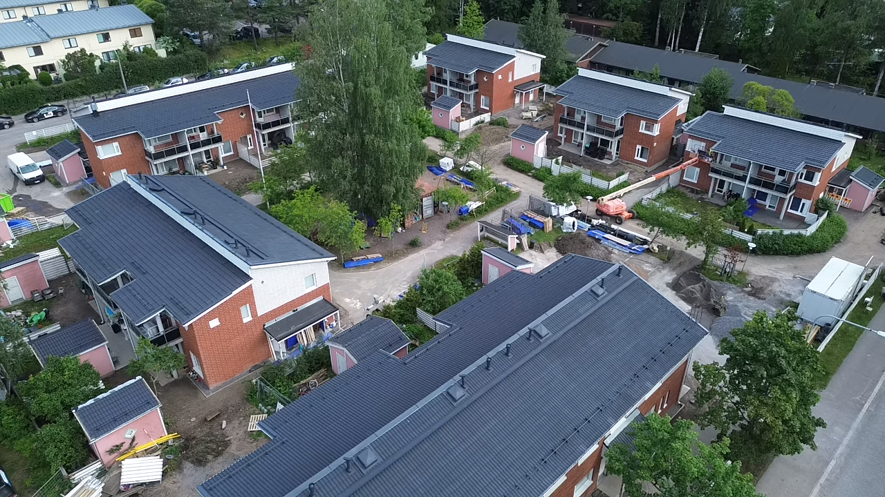 Rapolantie 8-10 kattojen pinnoitus (2000m2)