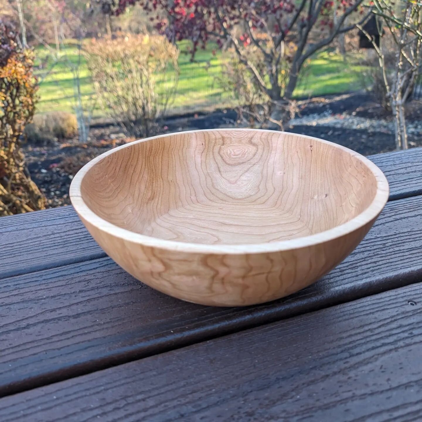 Cherry bowl

I made this beauty specifically for this weekends's @clovermarket holiday market. This is perfect for the cook in your family who is tough to buy gifts for. 

#woodworking