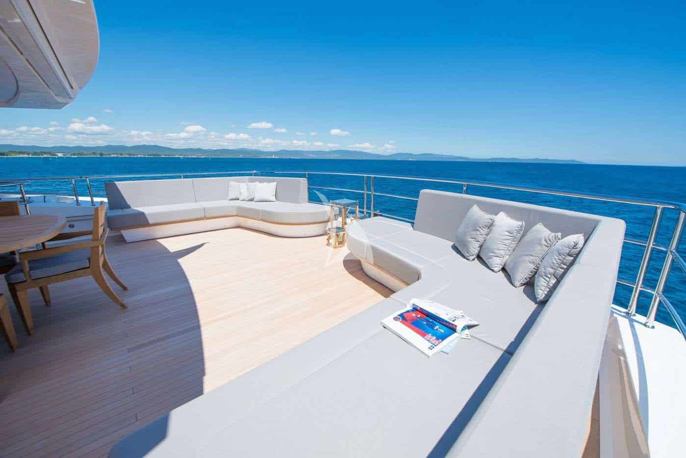 yacht-6.jpeg