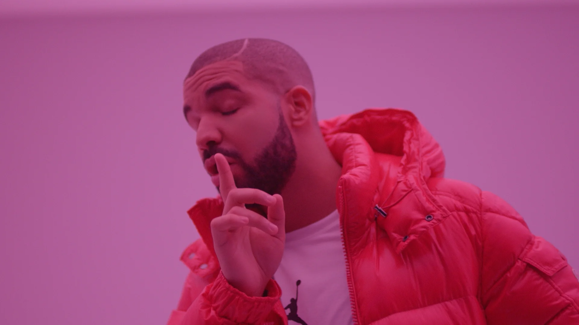 Drake_HotlineBling_Oct19_Master_ProRes.00087540.jpg
