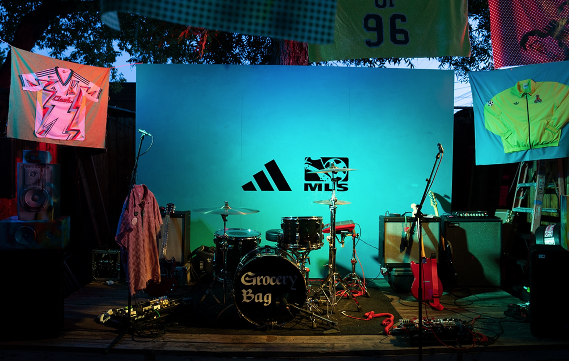 Adidas Fútbol Society x Adidas MLS Archive Collection - Soccer Bible -
Set Dresser - PD Kummerl Twins