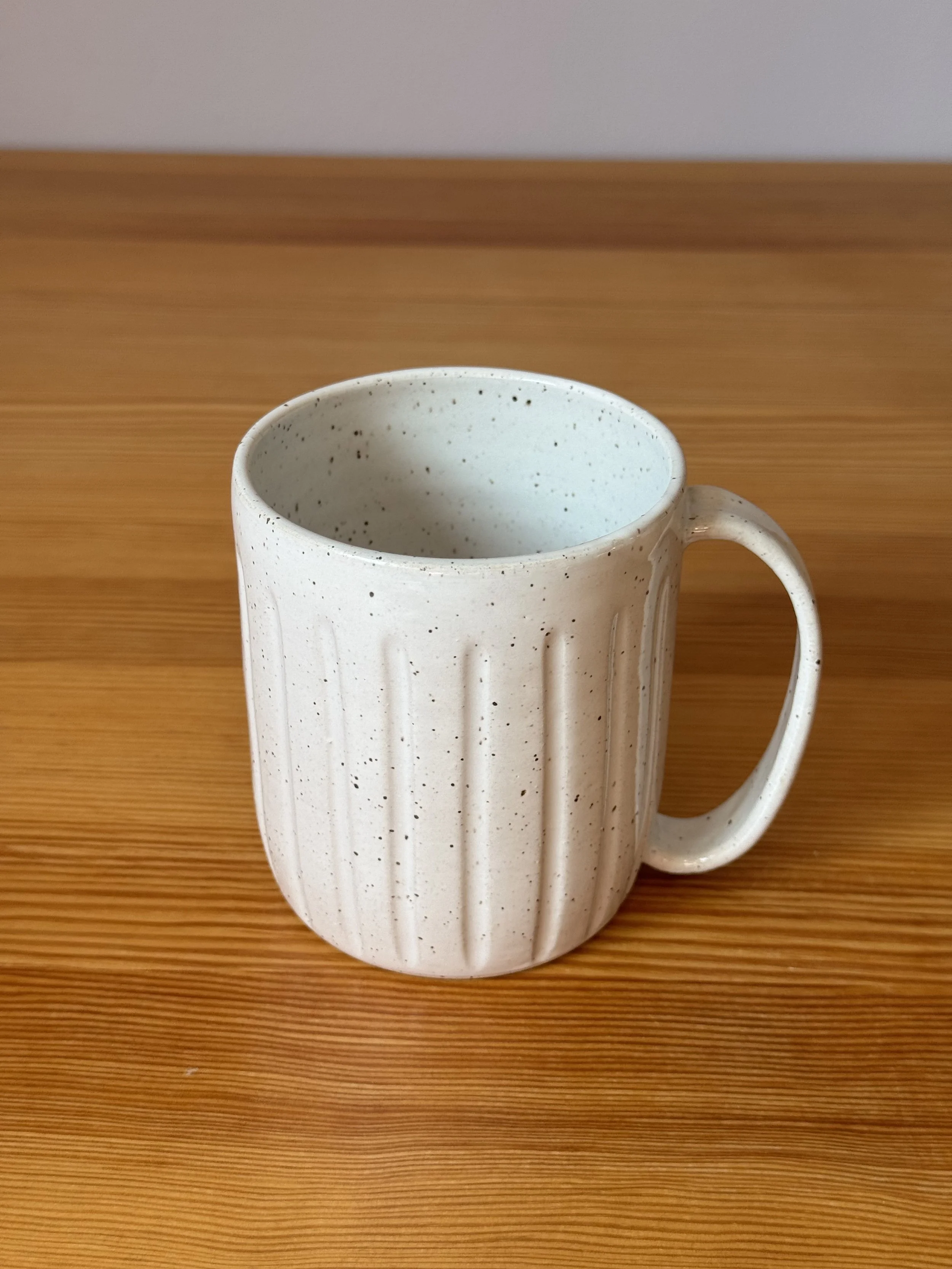 Speckled White Fluted Mug - rim.jpeg
