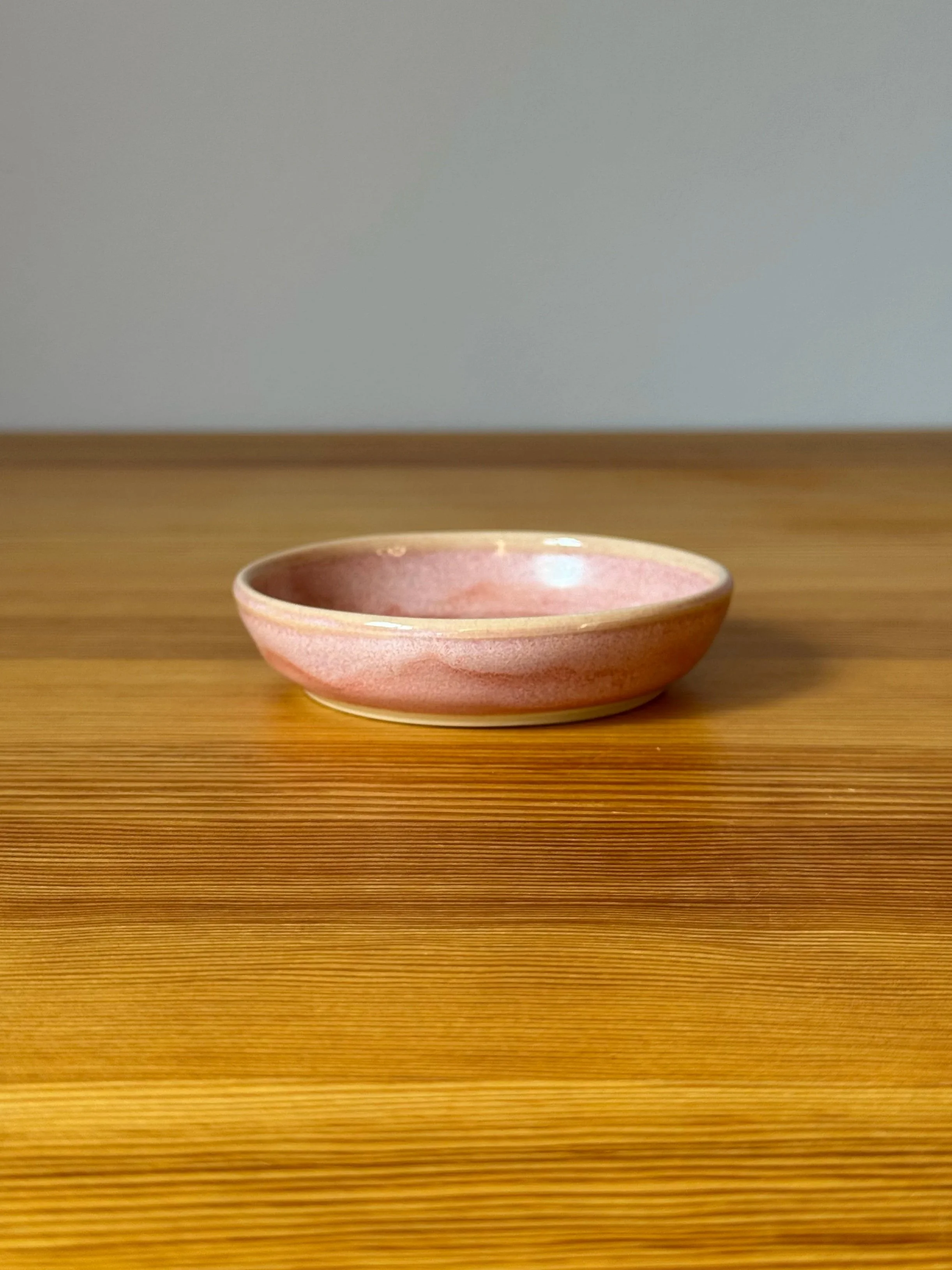 Garlic+Grater+-+Pink+-+detail.jpg