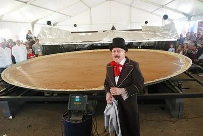 World's Largest Pumpkin Pie