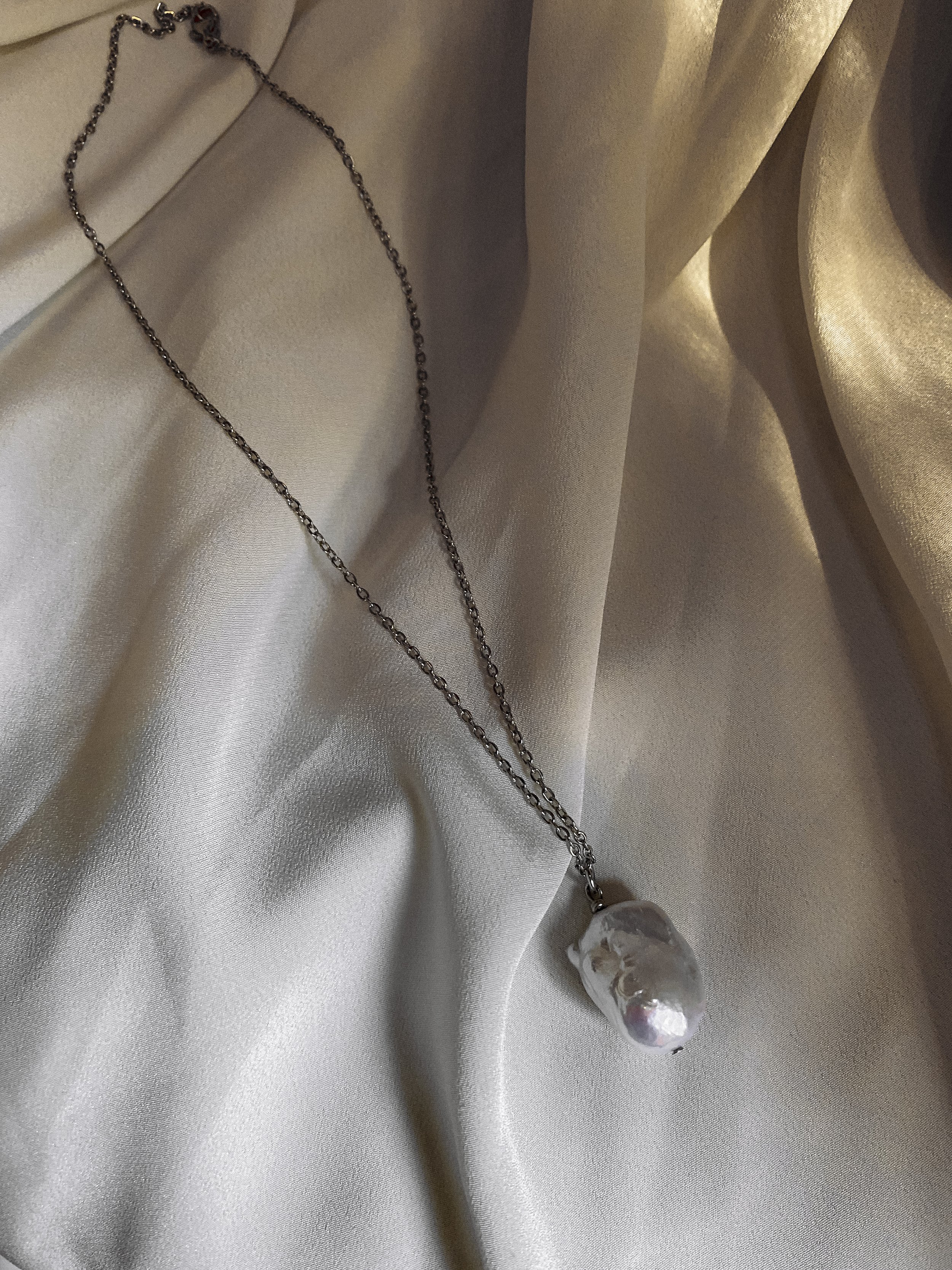 A DROP OF SEA NECKLACE