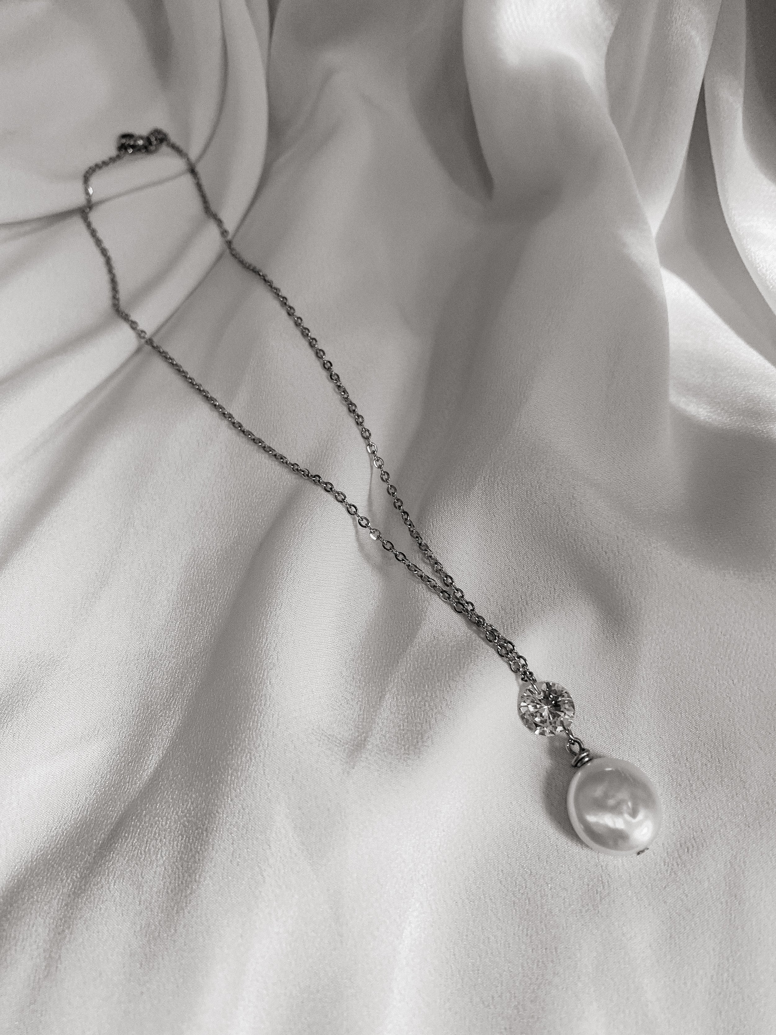 SEA SPARKLE NECKLACE