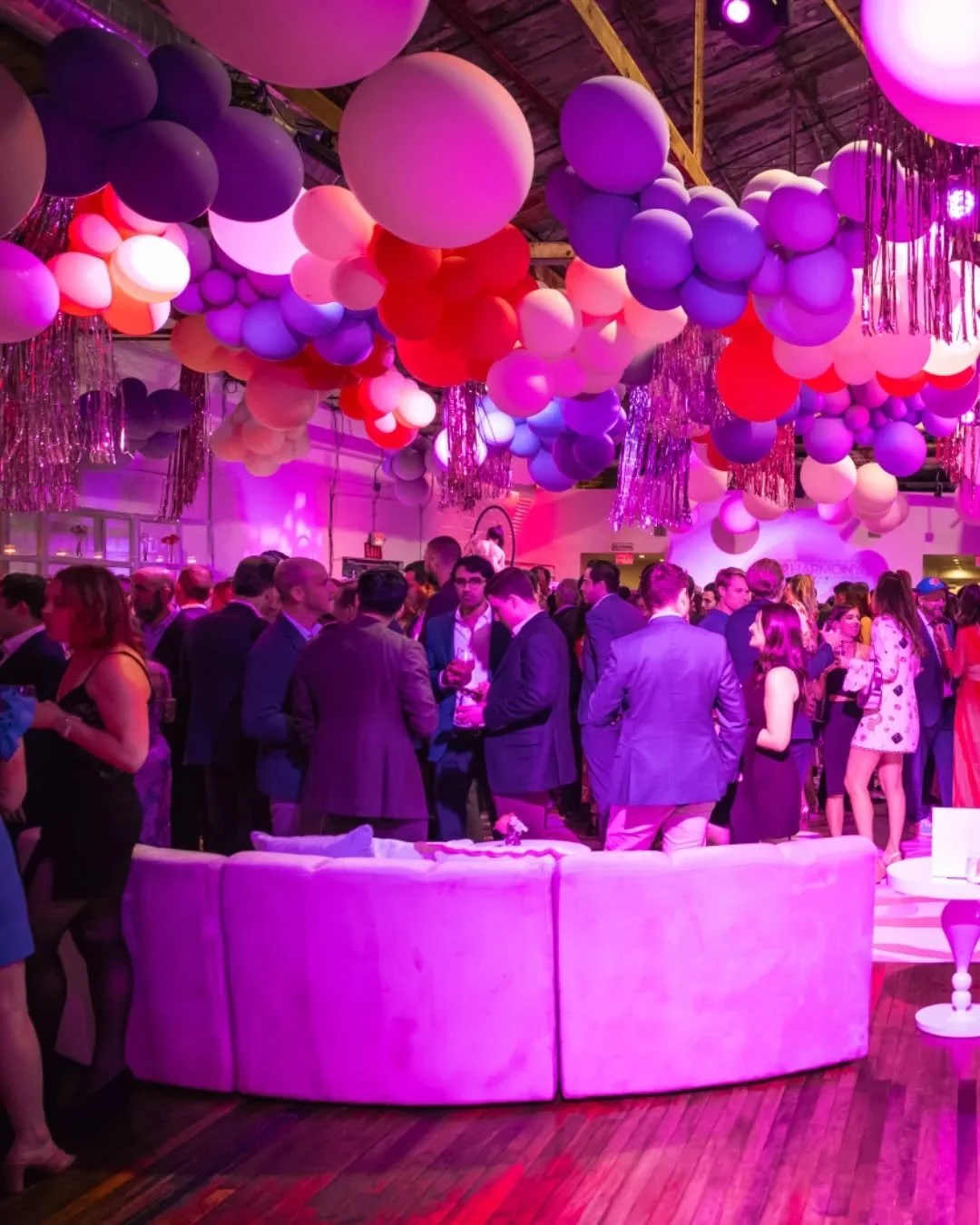 A beautiful transformation, made possible by many ! An unforgettable night to remember for the Hearts In Harmony Foundation Gala💞 here at The Knowlton 
.
.
.
.
Photos above pictured by @uptimeproduction

Host |  @heartsinharmonyfoundation 
Event Des
