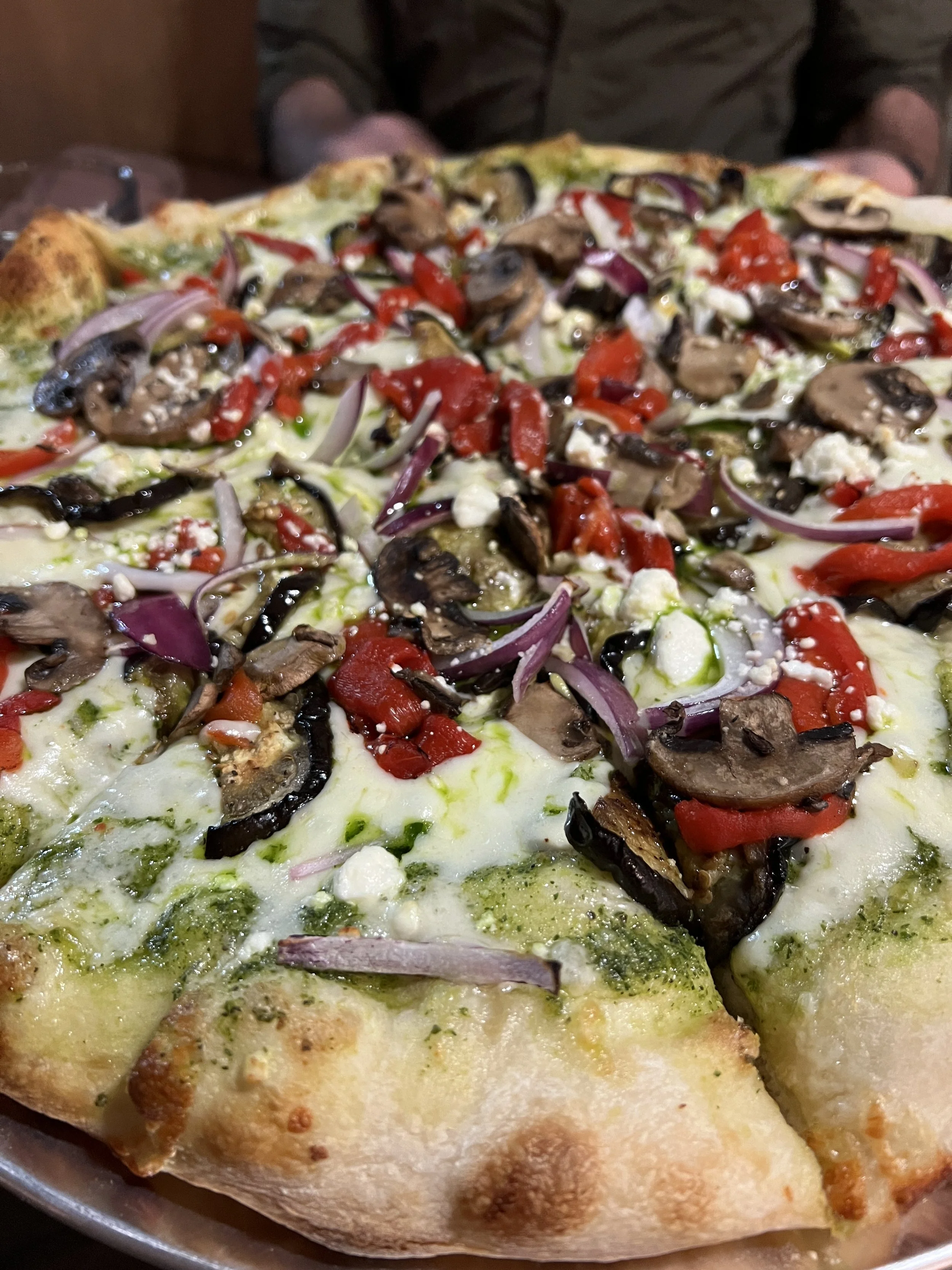 5 Reasons Why Pizza is the Perfect Party Food