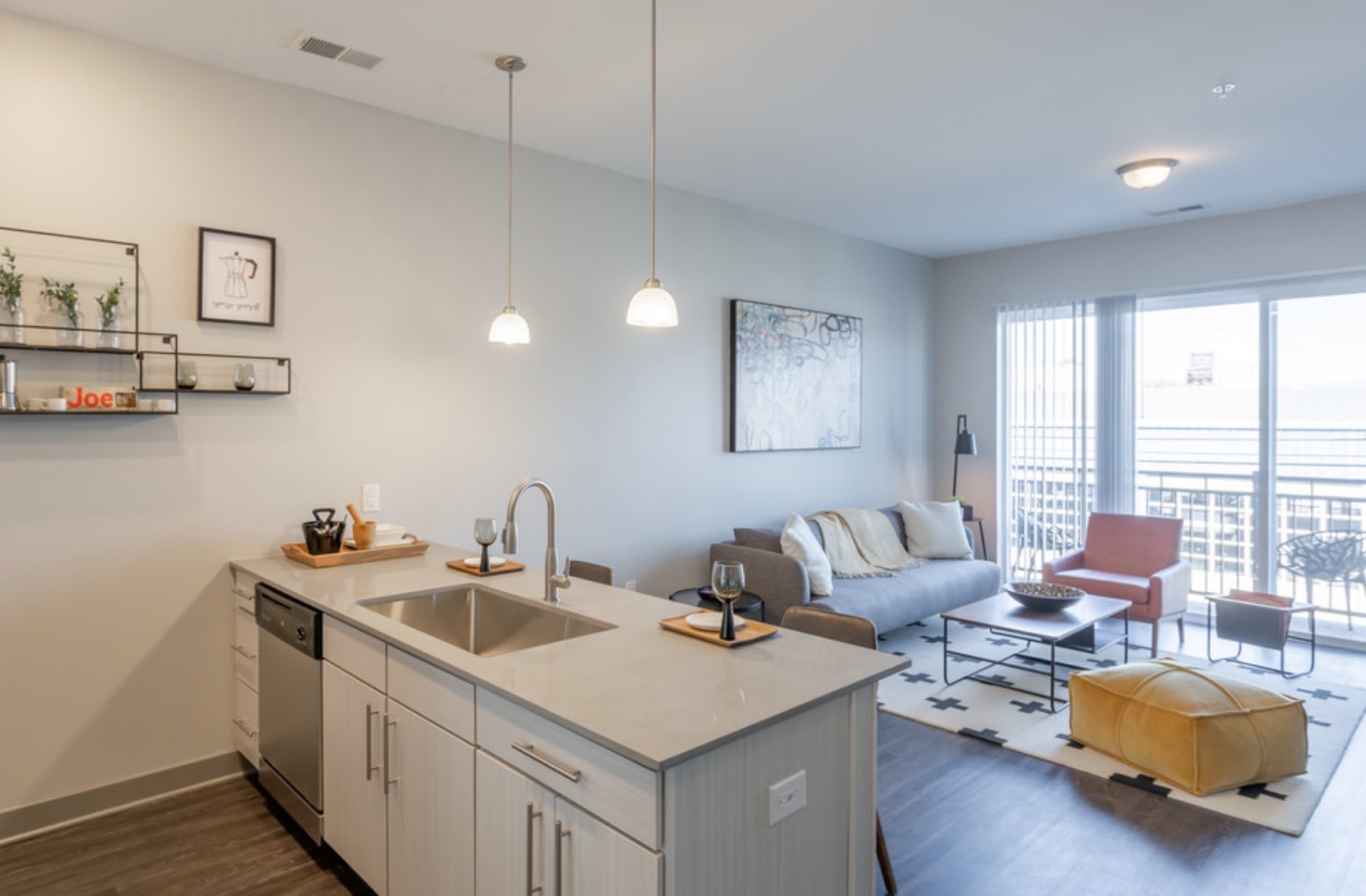 Riverhaus Apartments