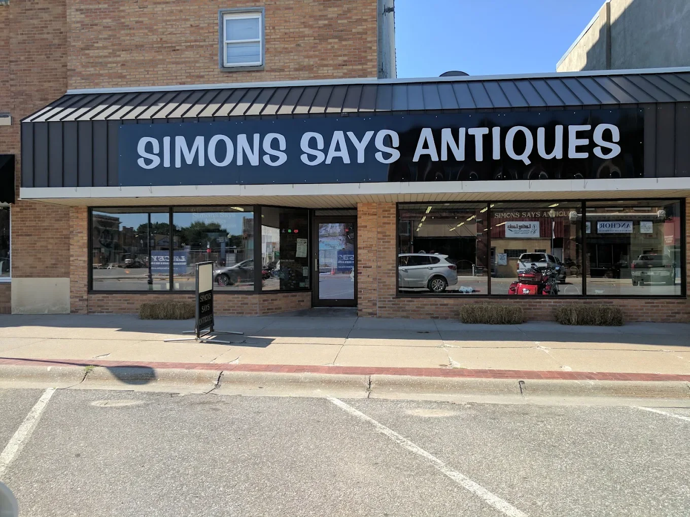 Simons Says Antiques