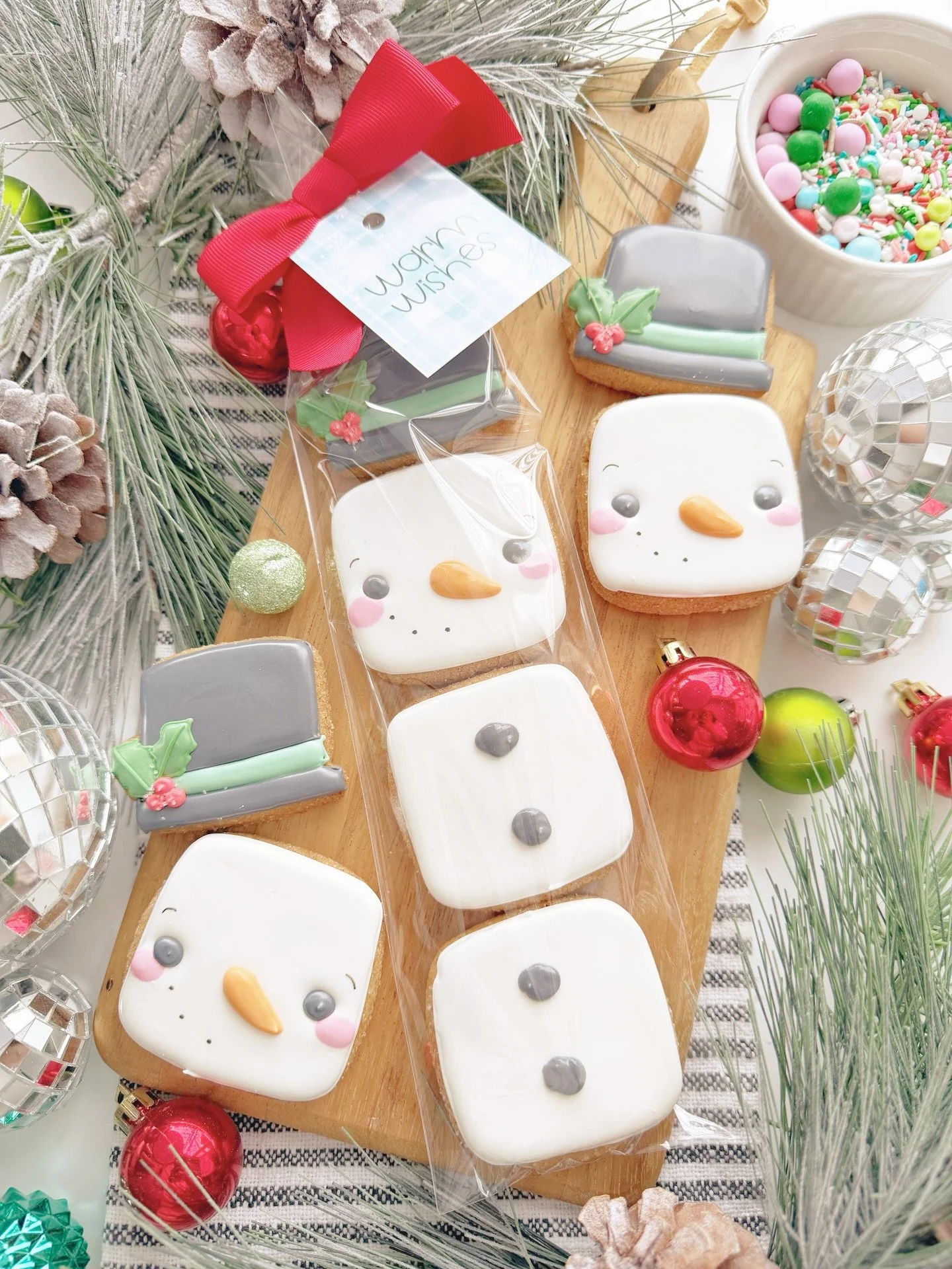 Thank you to everyone that grabbed some snowman and elf treats yesterday! These cuties are sold out but I still have a bunch of elf activities available. Click the link in my bio to grab some!!