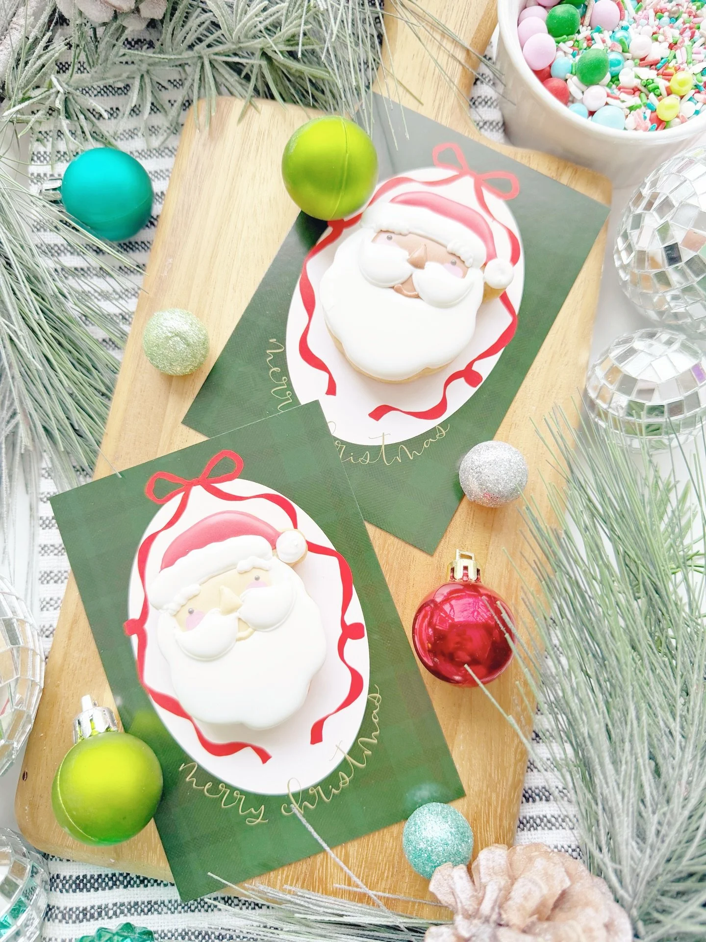 Two things: 1. A big thank you to everyone that placed an order yesterday! I am going to do my best to work on extras for you!! 2. I am obsessed with this cookie card and this Santa. Thank you to @sweetdreampackaging &amp; @thesweetdesignsshoppe for 