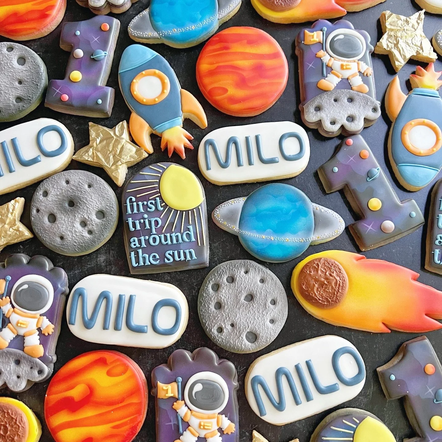 🚀First trip around the sun☀️A whole year of adventures deserves cookies this cute!!! 

#firsttriparoundthesun #spacecookies #astronautcookies  #birthdaycookıes #cookiesofinstagram