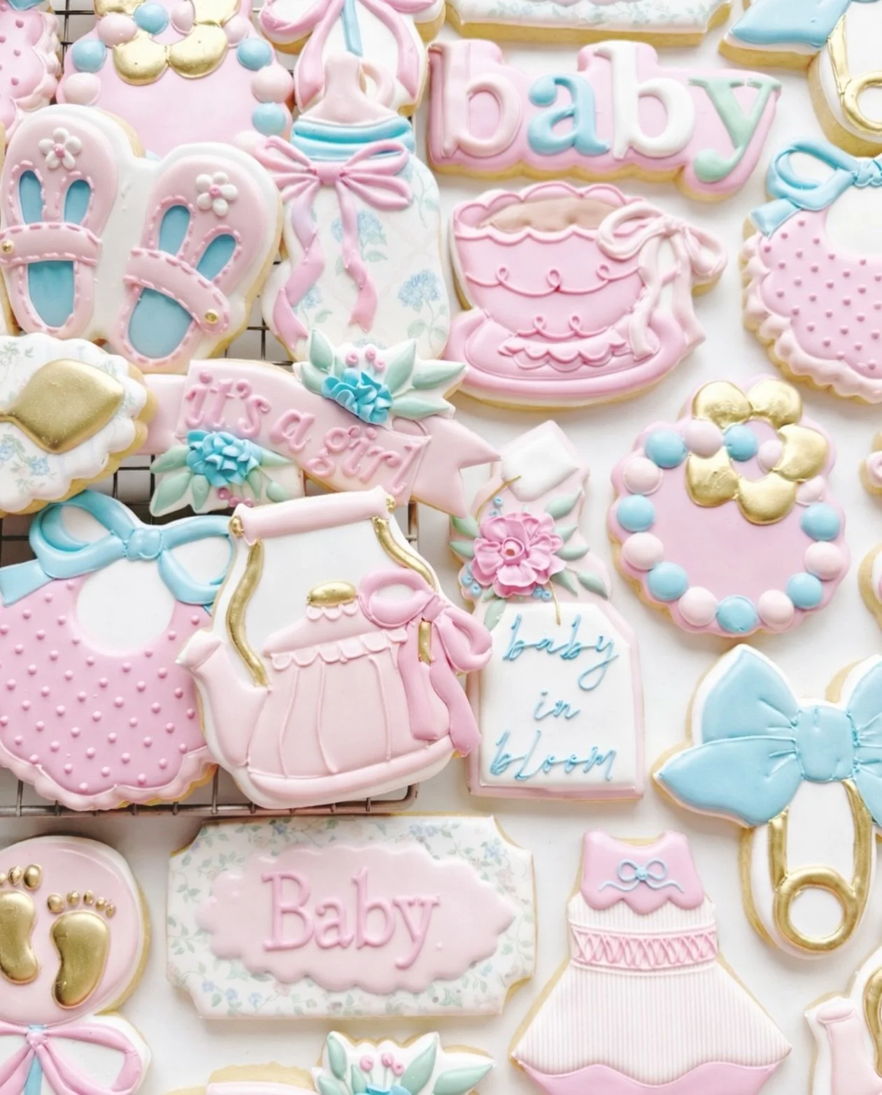 A little tea, a little sweetness, and a whole lot of love 🌸🫖

#cookiesofinsta #teapartycookies #babyinbloomcookies #babyinbloom #babyshowercookies