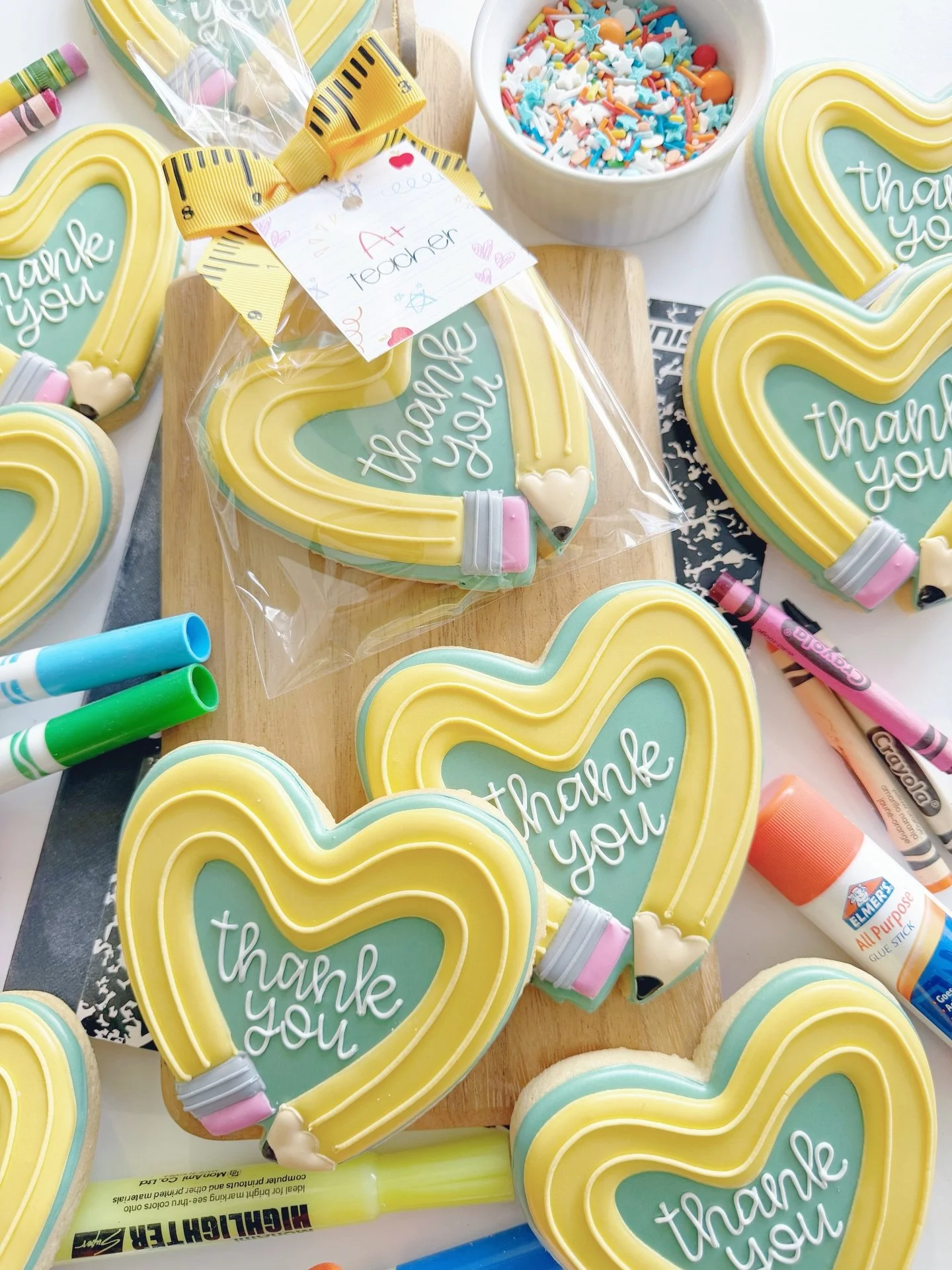 I am obsessed with these heart pencils and I just know your favorite teacher will too! Teacher appreciation cookies go live tomorrow (Sunday 4/26) at 8pm! 

#teacherappreciationcookies #teacherappreciation #teacherappreciationweek #cookiesofinstagram