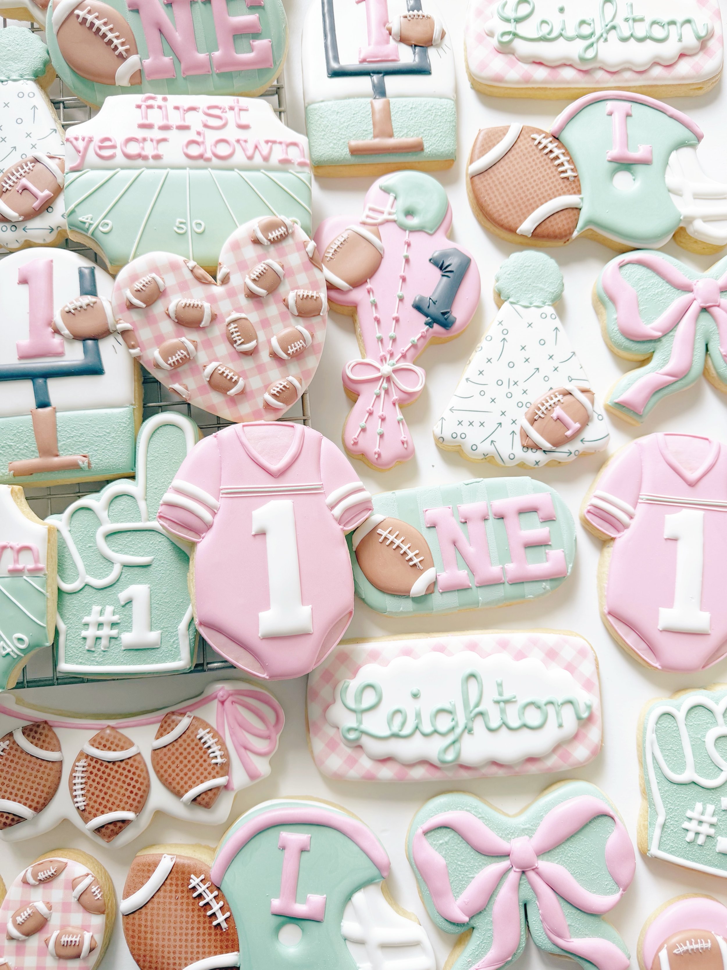 It&rsquo;s Leighton&rsquo;s first year down! 

Football . Cookies . Birthday

#footballcookies #firstyeardown #firstyeardowncookies #birthdaycookies #cookiesofinstagram