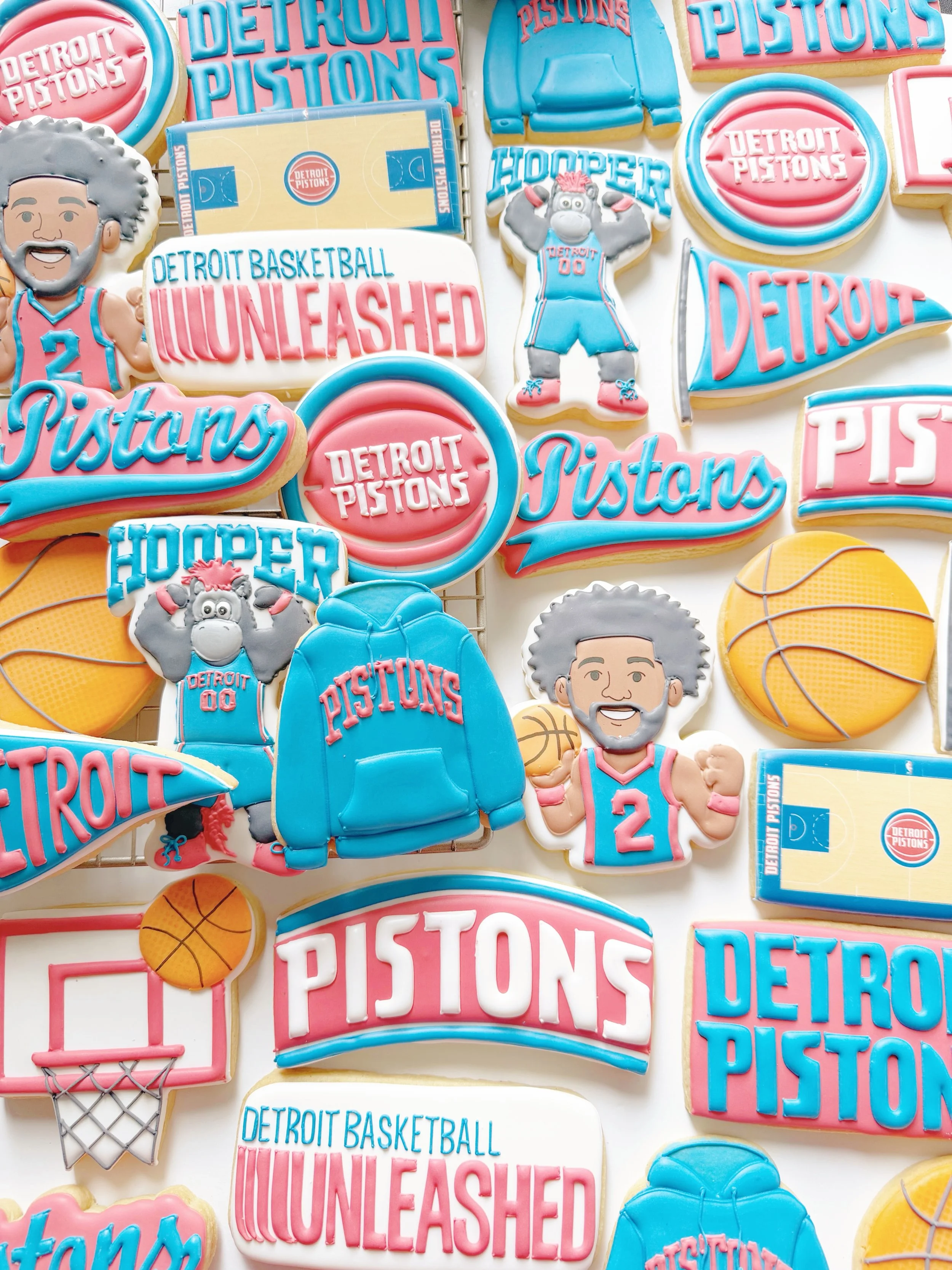 Happy opening day to the @detroitpistons!!! 

#basketballcookies #detroitpistons #pistonscookies #detroitinfluencer #cookiesofinstagram