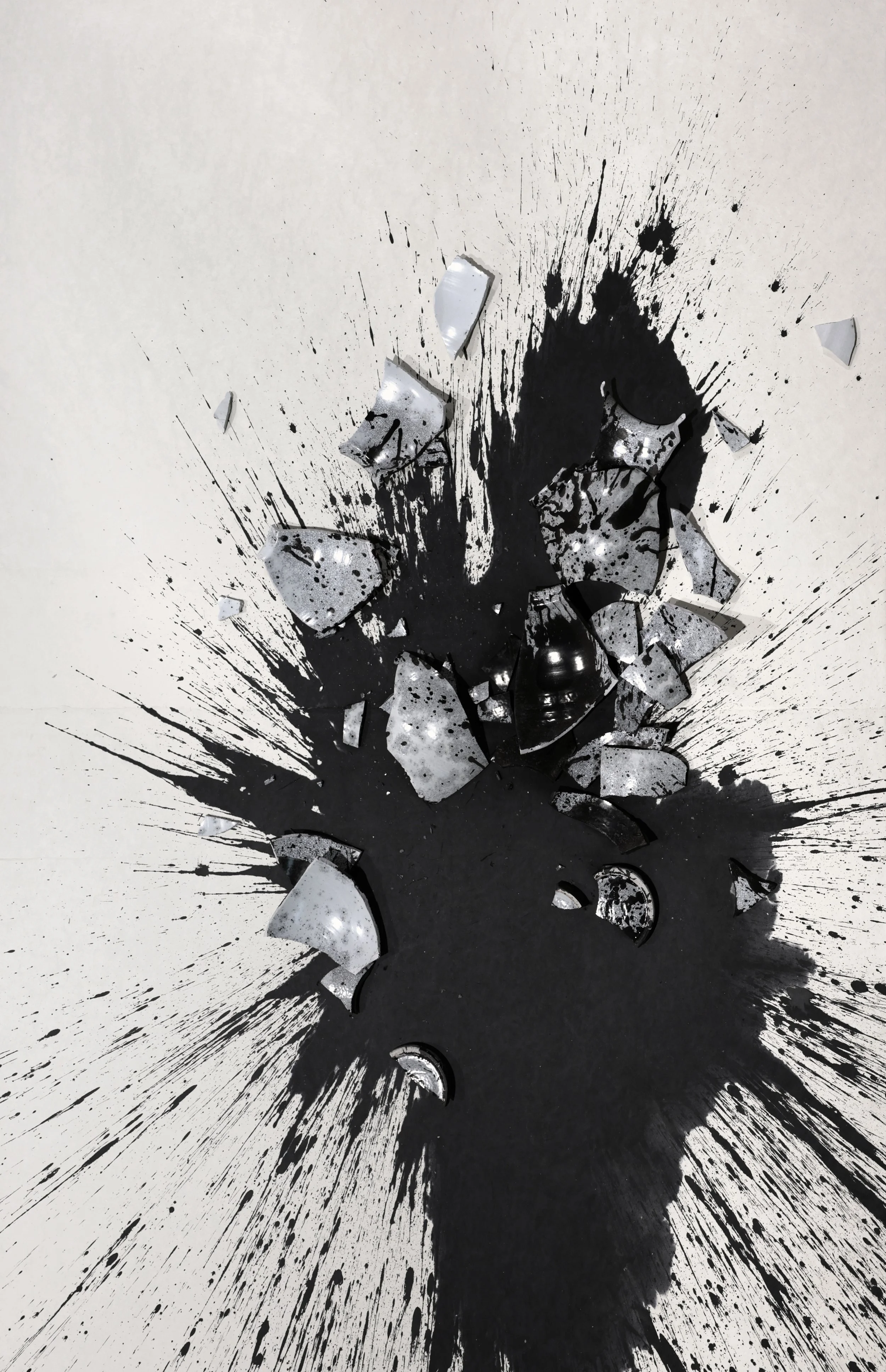 Jeong Gwanghee, Where Will I Permeate?, 2021, Sumuk on Hanji & Moon Jar fragments, 51.2 × 63.8 in